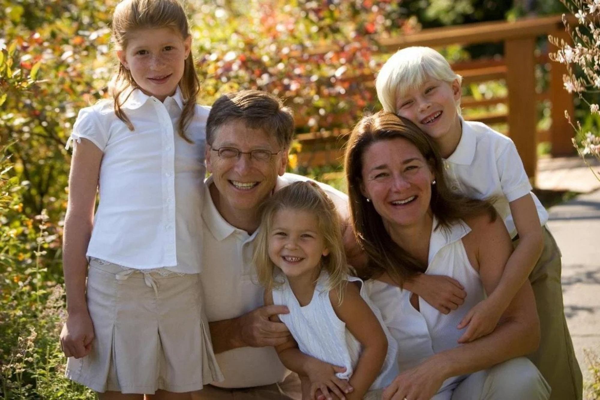 Видео с женами семьями. Билл Гейтс семья. Билл Гейтс с женой. Билл Гейтс с женой и детьми. Мелинда Гейтс с детьми.