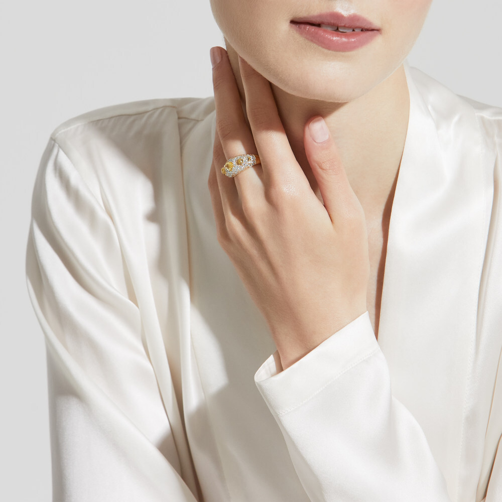 De Beers Right Hand Ring Campaign