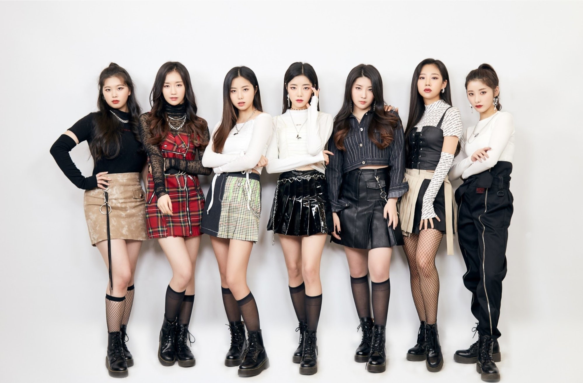 K-pop girl group Purple Kiss. Photo: RBW