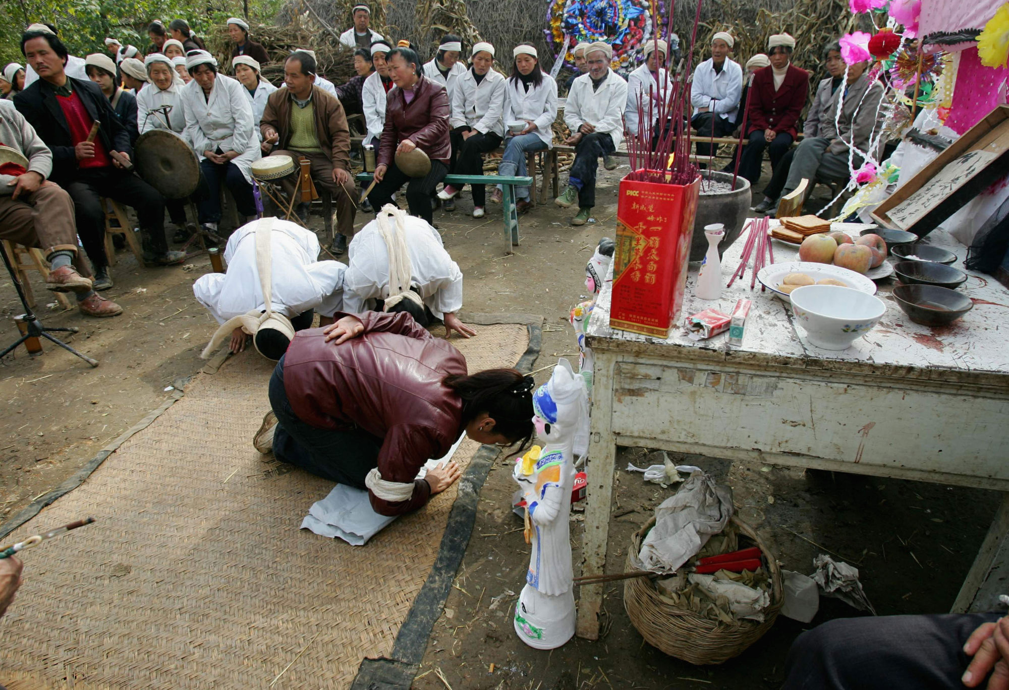 Chinas ‘ghost Marriages See Dead Dug Up For Macabre Marriages Despite