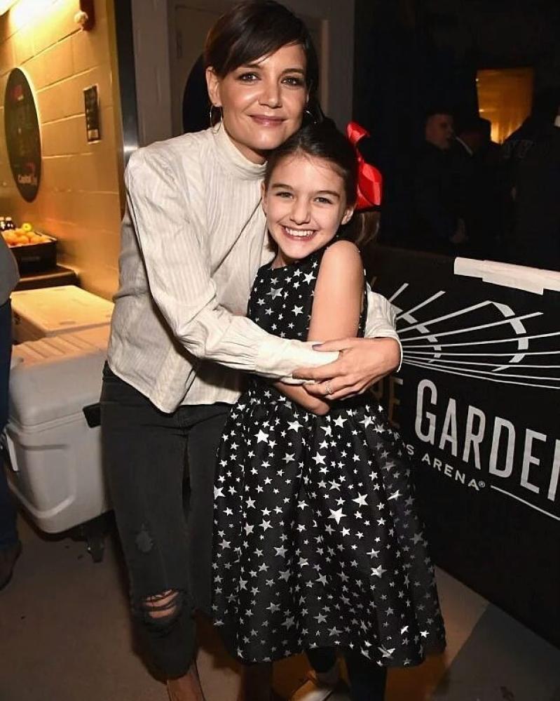 Katie Holmes and Suri Cruise. Photo: @suricruise_fans/Instagram