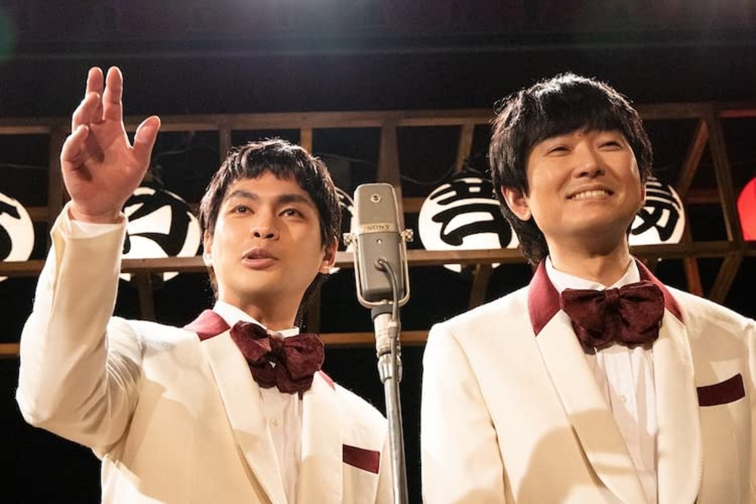 Yuya Yagira (left) plays the comedian and filmmaker Takeshi Kitano in the film Asakusa Kid.