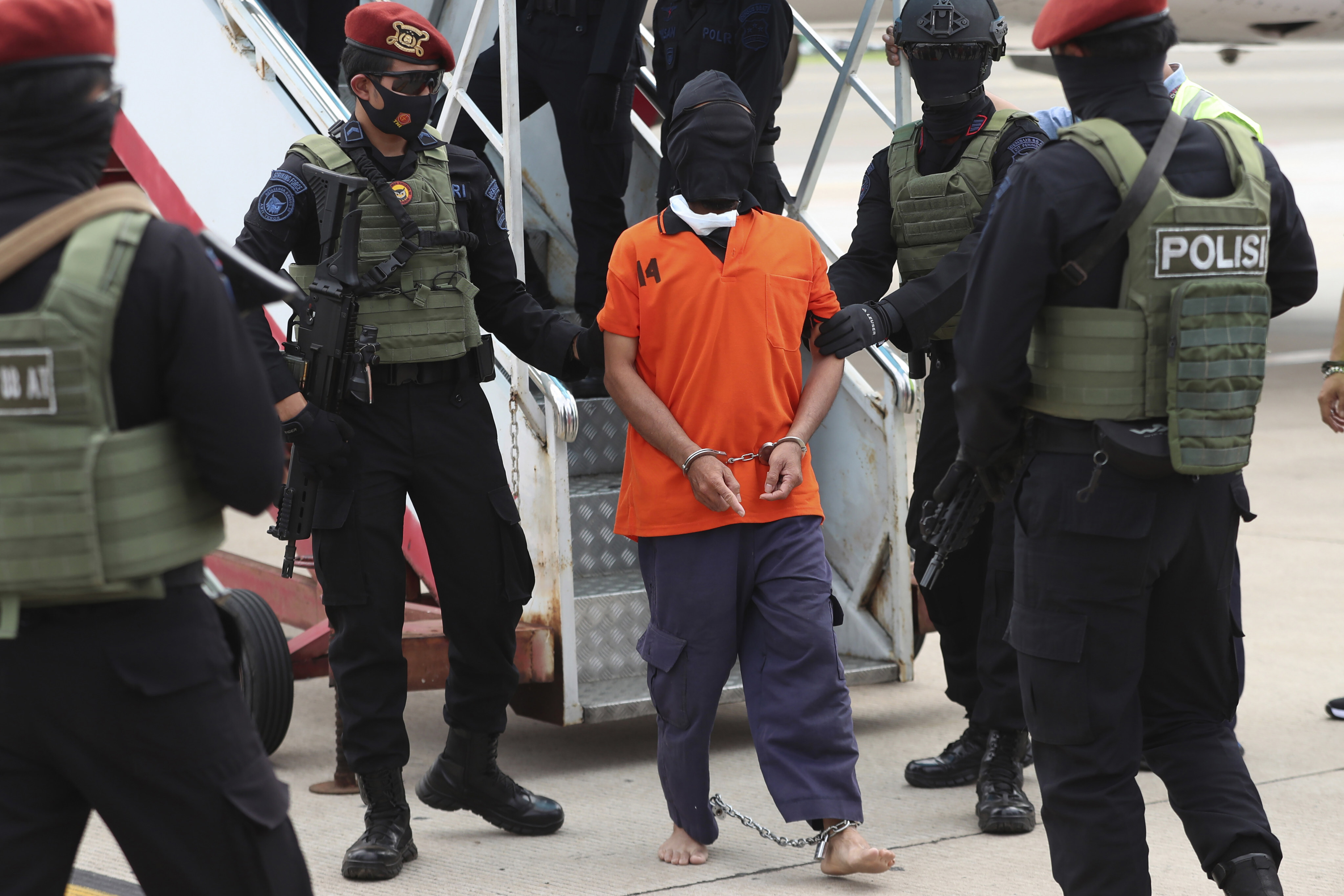 Islamic militant Upik Lawanga sentenced  to life in prison for making bombs that killed 22 people. Photo: AP 