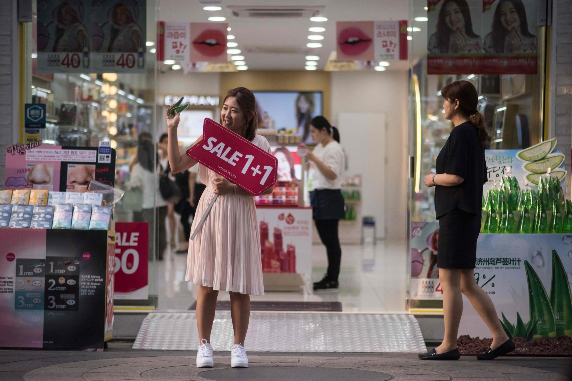 Hotter than a K-pop star, but is Netflix's South Korean dating