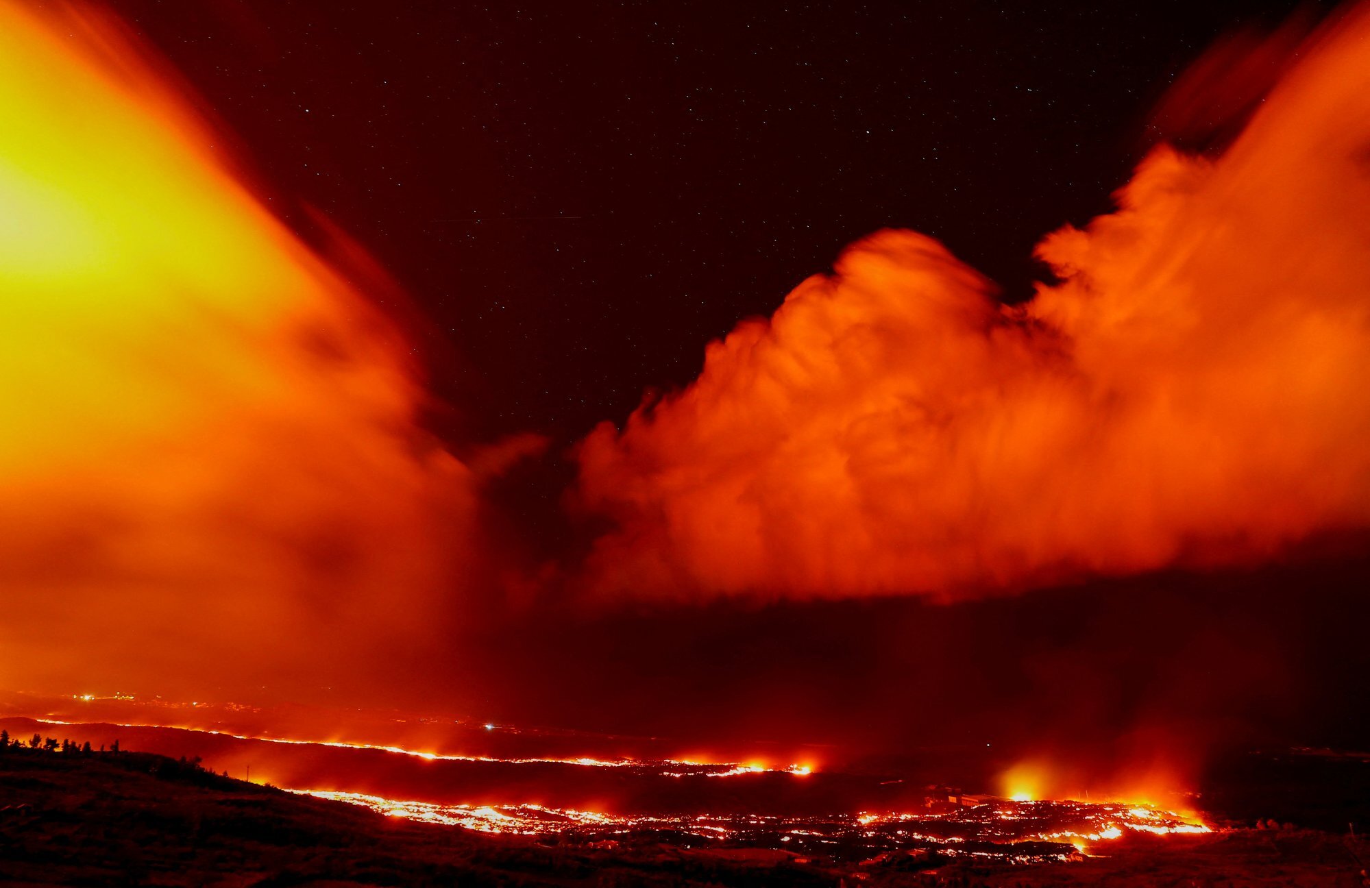 The Cumbre Vieja volcano on the Canary Island of La Palma, Spain on November 29. Photo: Reuters 