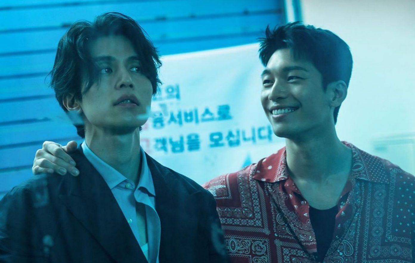 Lee Dong-wook (left) and Wi Ha-joon in a scene from comedy-action K-drama Bad and Crazy. Photo: iQiyi