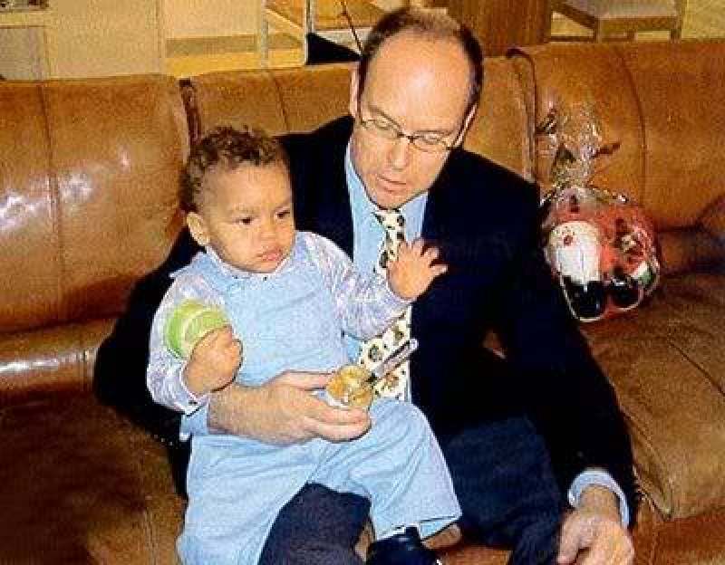 El príncipe Alberto II con su hijo mayor, Alexandre Grimaldi-Coste.  Foto: Christel Lautel / Facebook