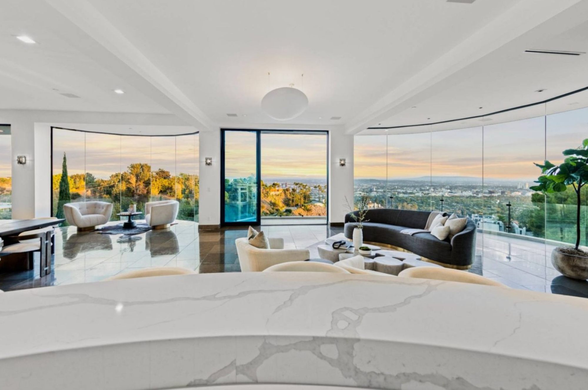 Do it like Diddy! Sean Combs' epic 'bachelor pad' mansion is back on the  market for US$14.5 million – take a look inside Puff Daddy's former playboy  palace | South China Morning Post
