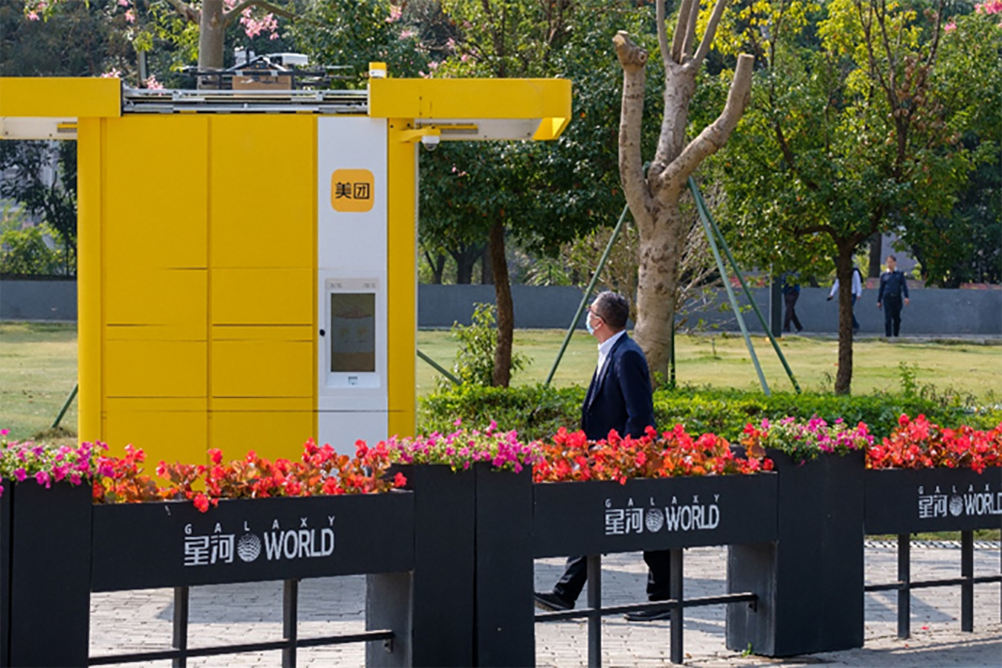 Meituan’s “M-port”, a booth for drones to drop off meals for customers to pick up. Photo: Handout
