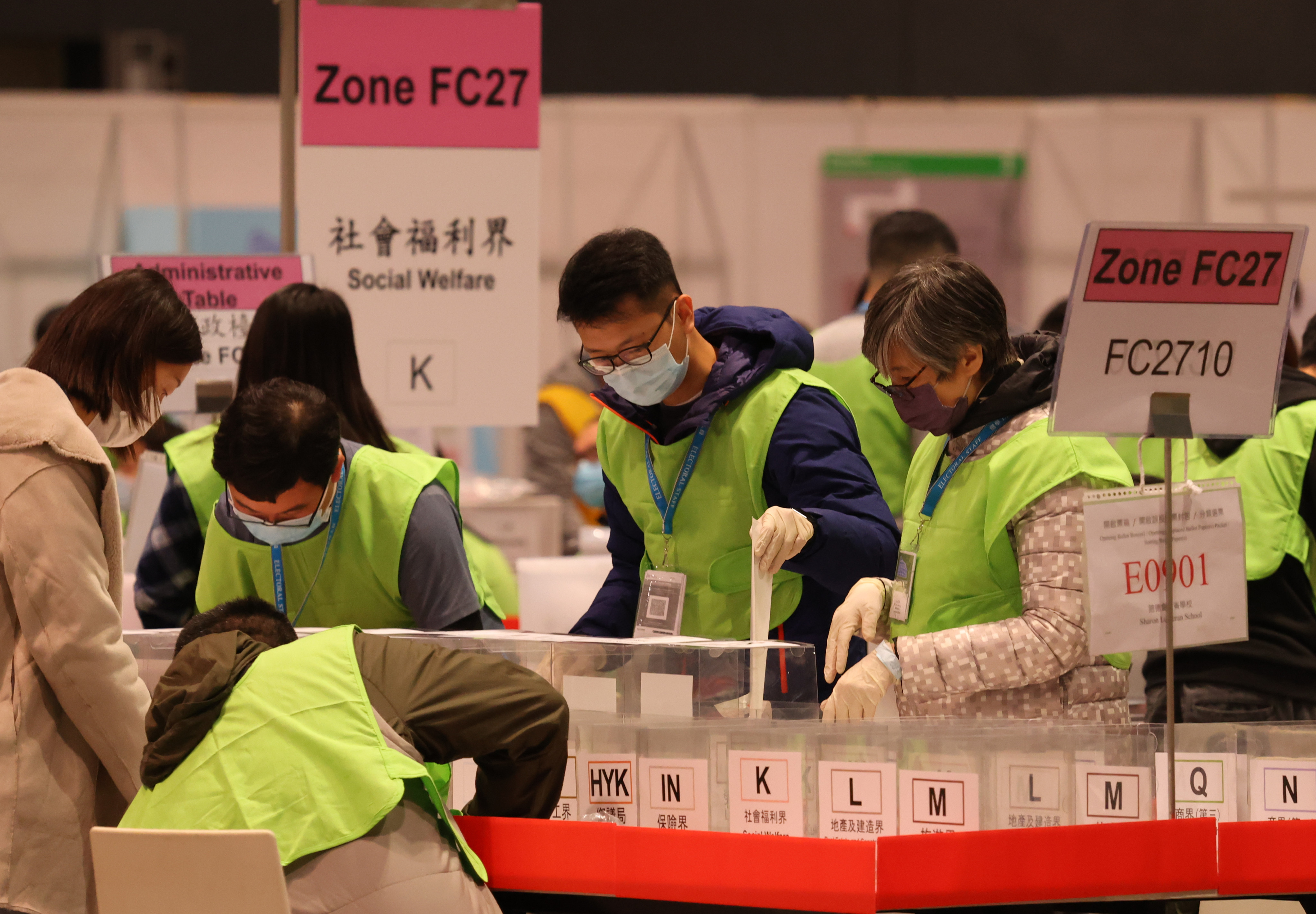 Votes being counted at the Hong Kong Convention and Exhibition Centre in Wan Chai. Photo: Nora Tam