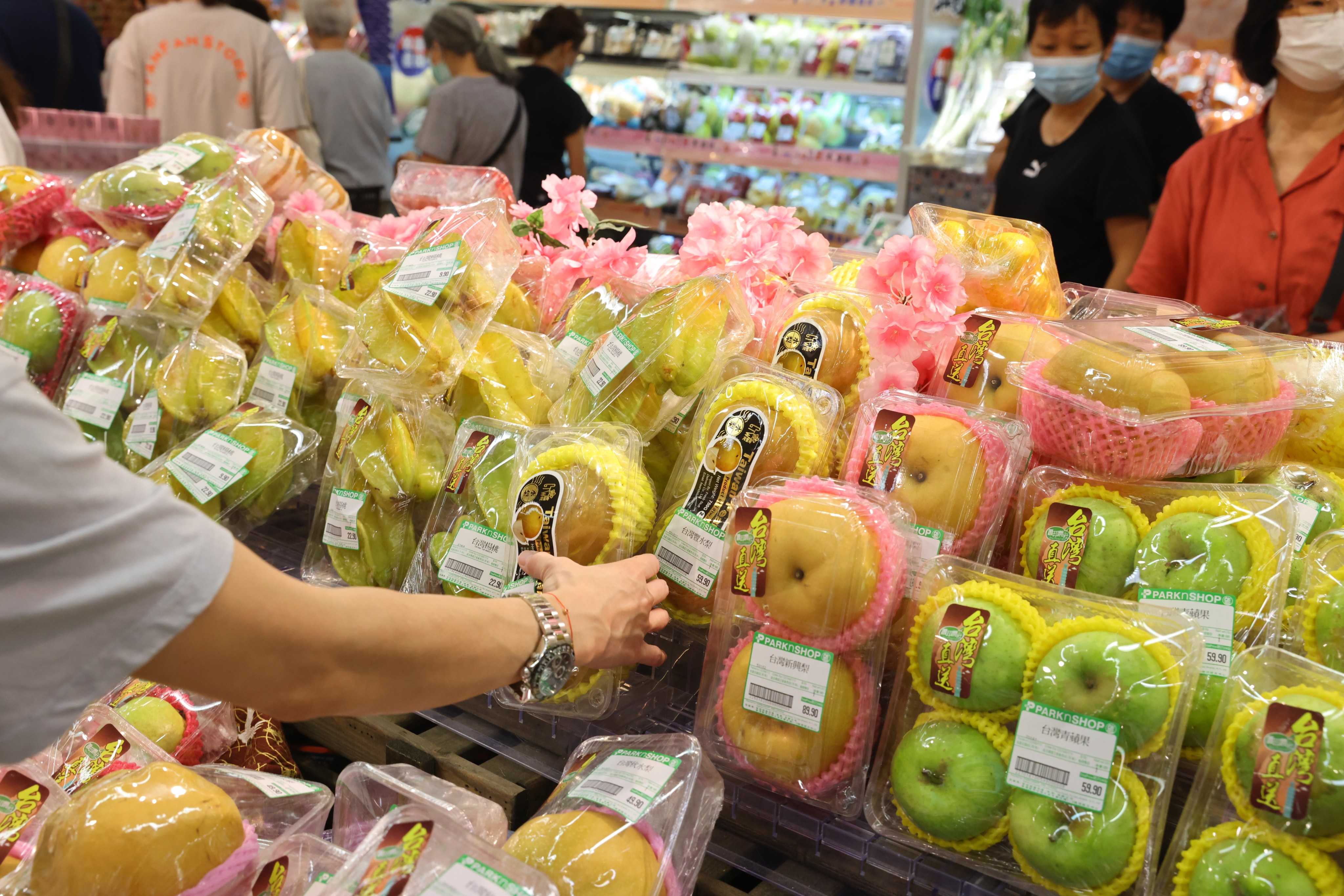 Imported produce is likely to cost Hong Kong shoppers more. Photo: Dickson Lee