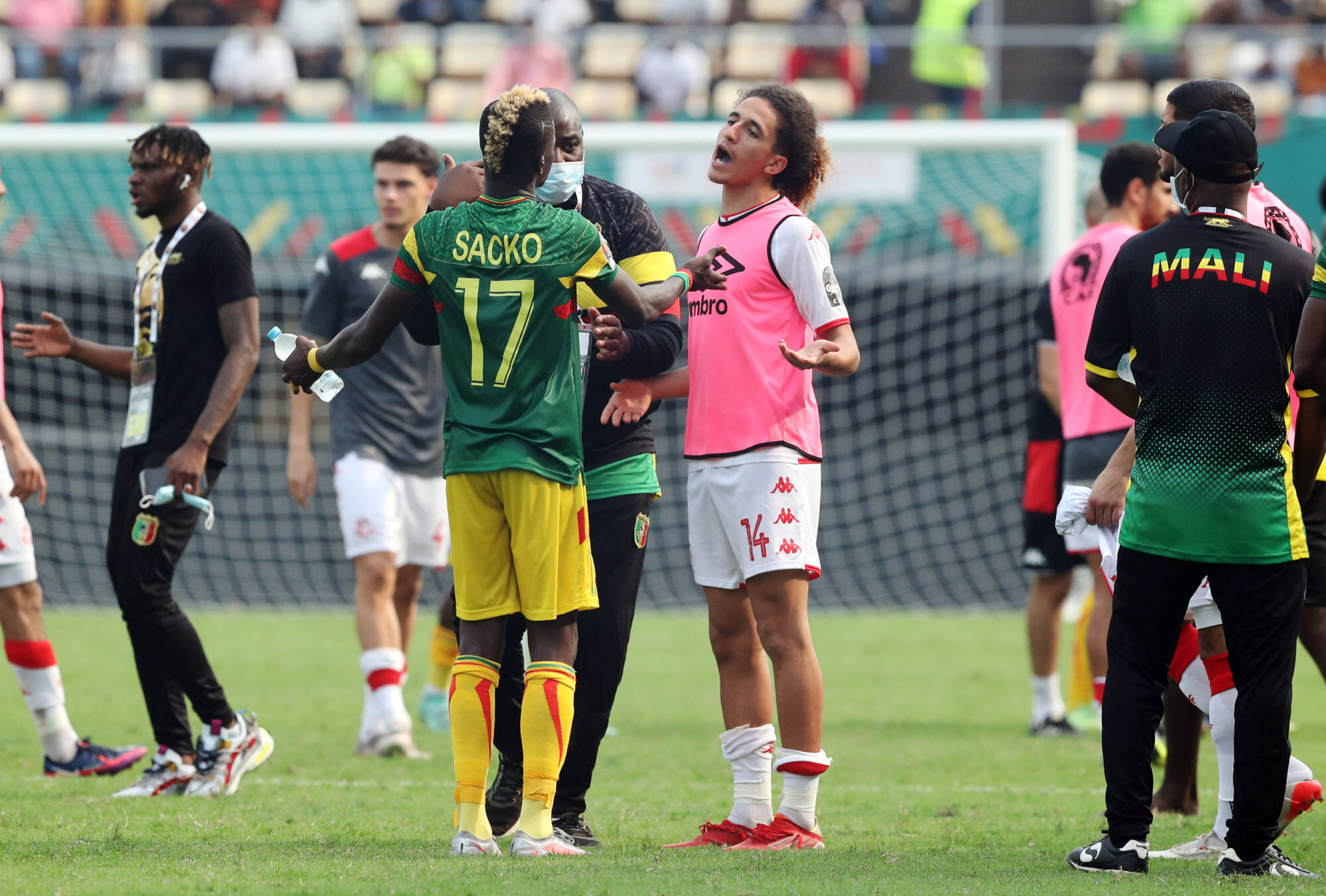 Mali’s Falaye Sacko argues with Tunisia’s Hannibal Mejbri after their Africa Cup of Nations match. Photo: Reuters/Mohamed Abd El Ghany