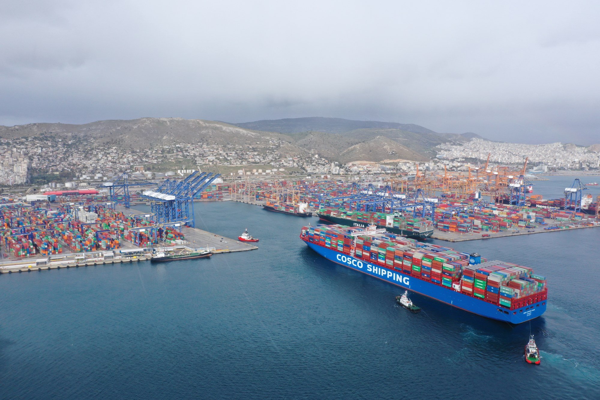 A Cosco Shipping vessel approaches the Port of Piraeus in Greece. Photo: Xinhua