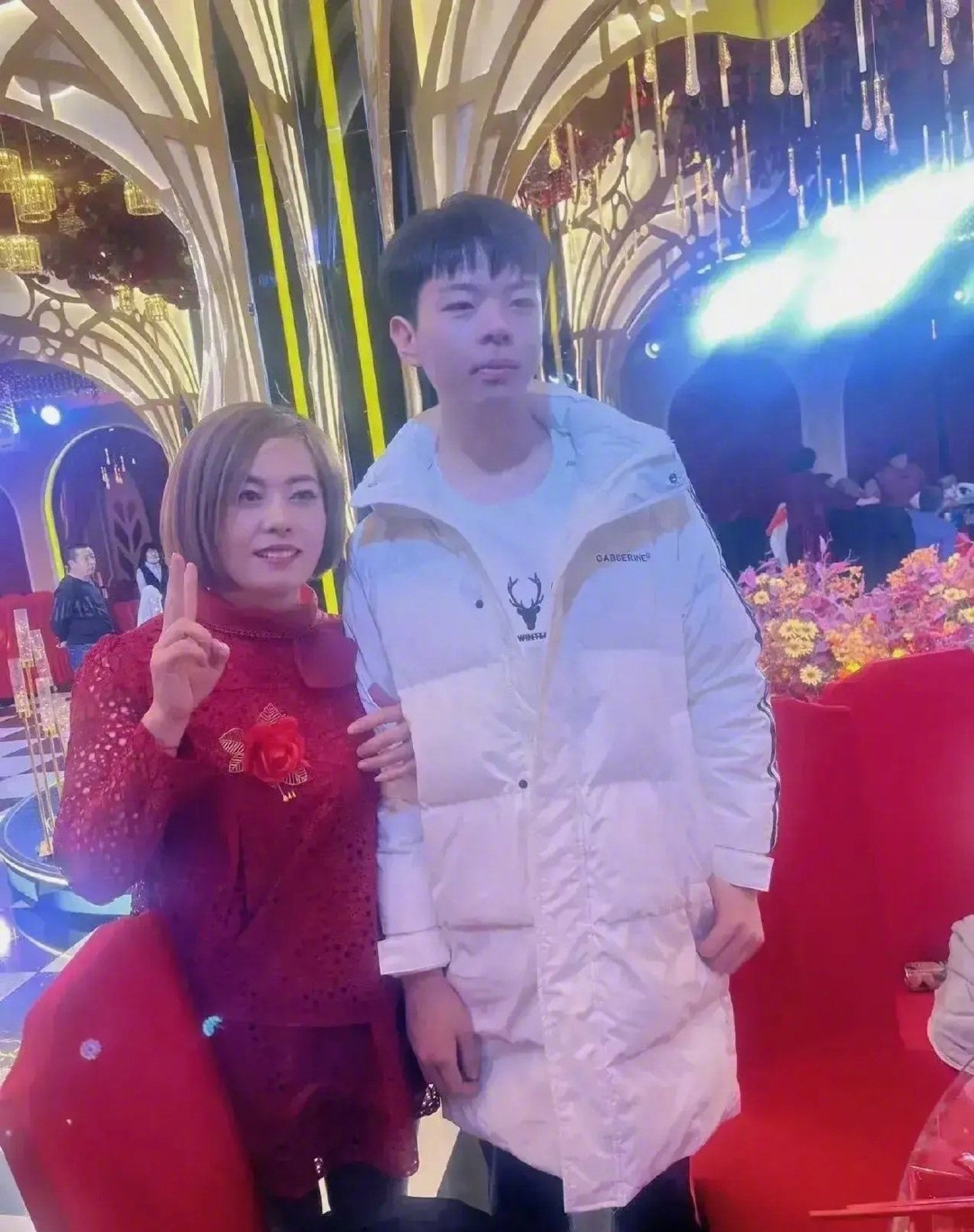 A Weibo photo shows Liu and his biological mother, who he tracked down in December 2021. Photo: Weibo