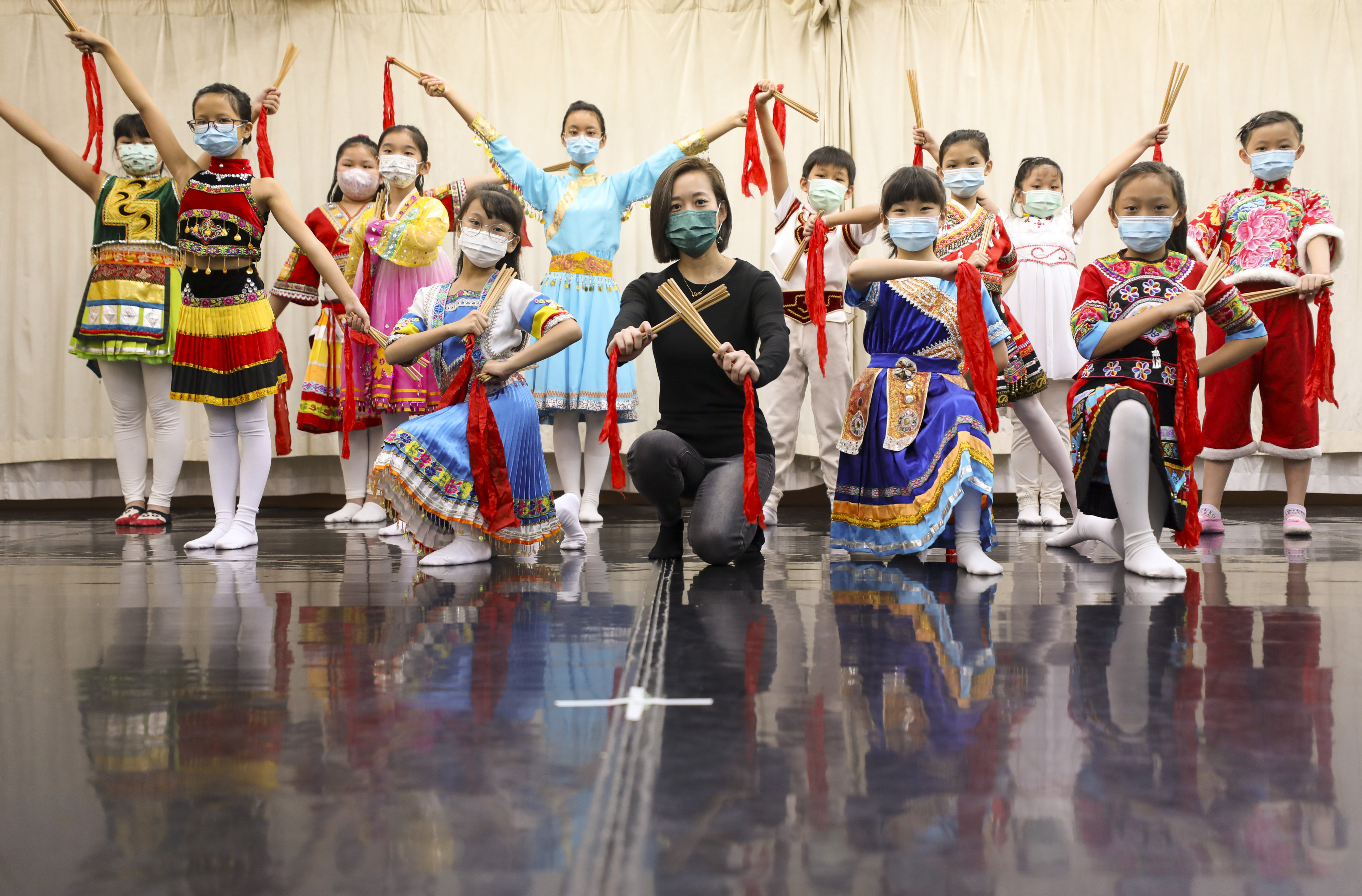 The Chinese traditional dance workshop was sponsored by OSC and was part of this year’s theme of providing the arts to the underprivileged. Photo: Xiaomei Chen