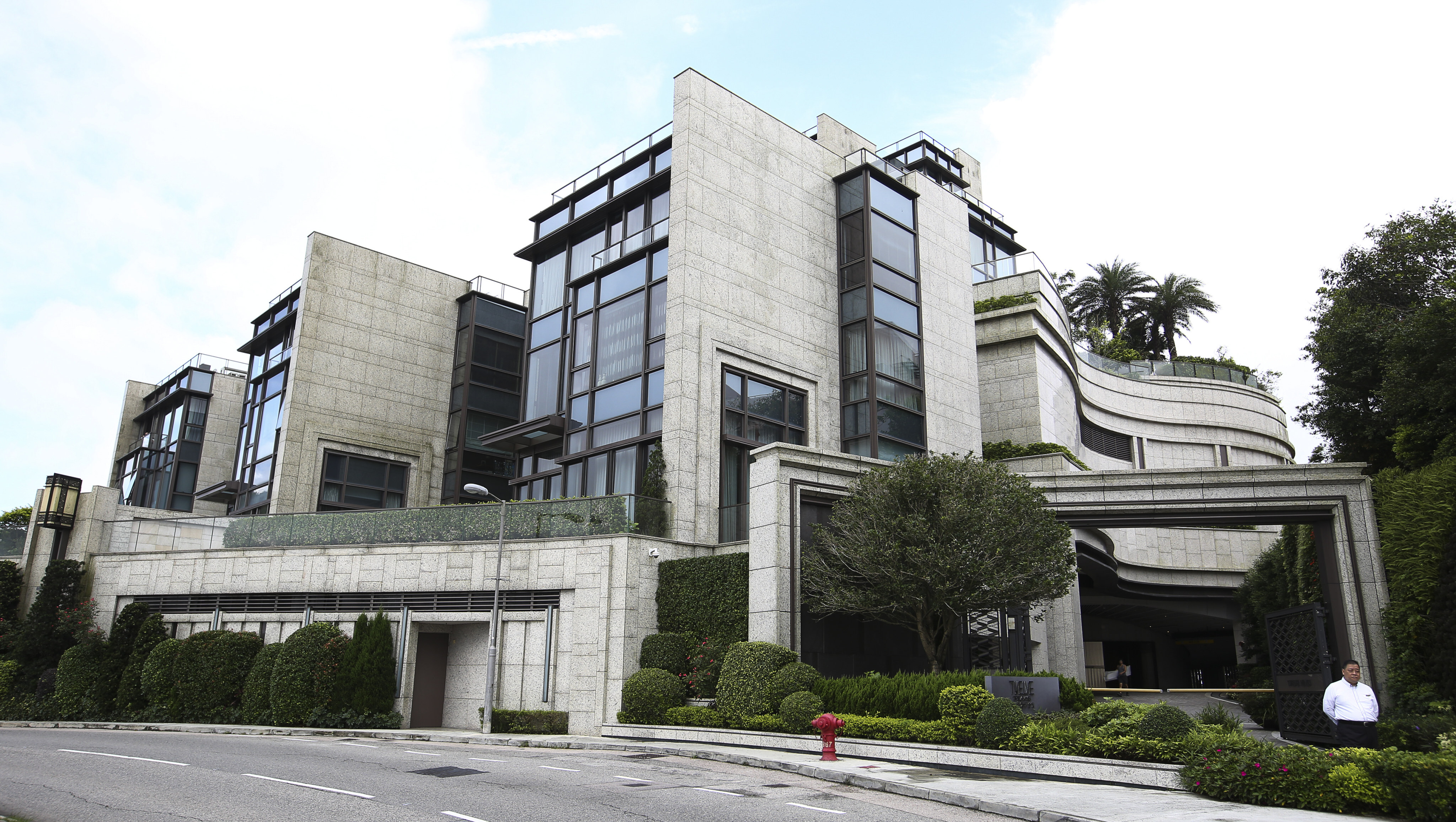 The price of the villa was 23.5 per cent lower than the purchase price of HK$506 million paid by the original buyer in 2015. Photo: Edmond So