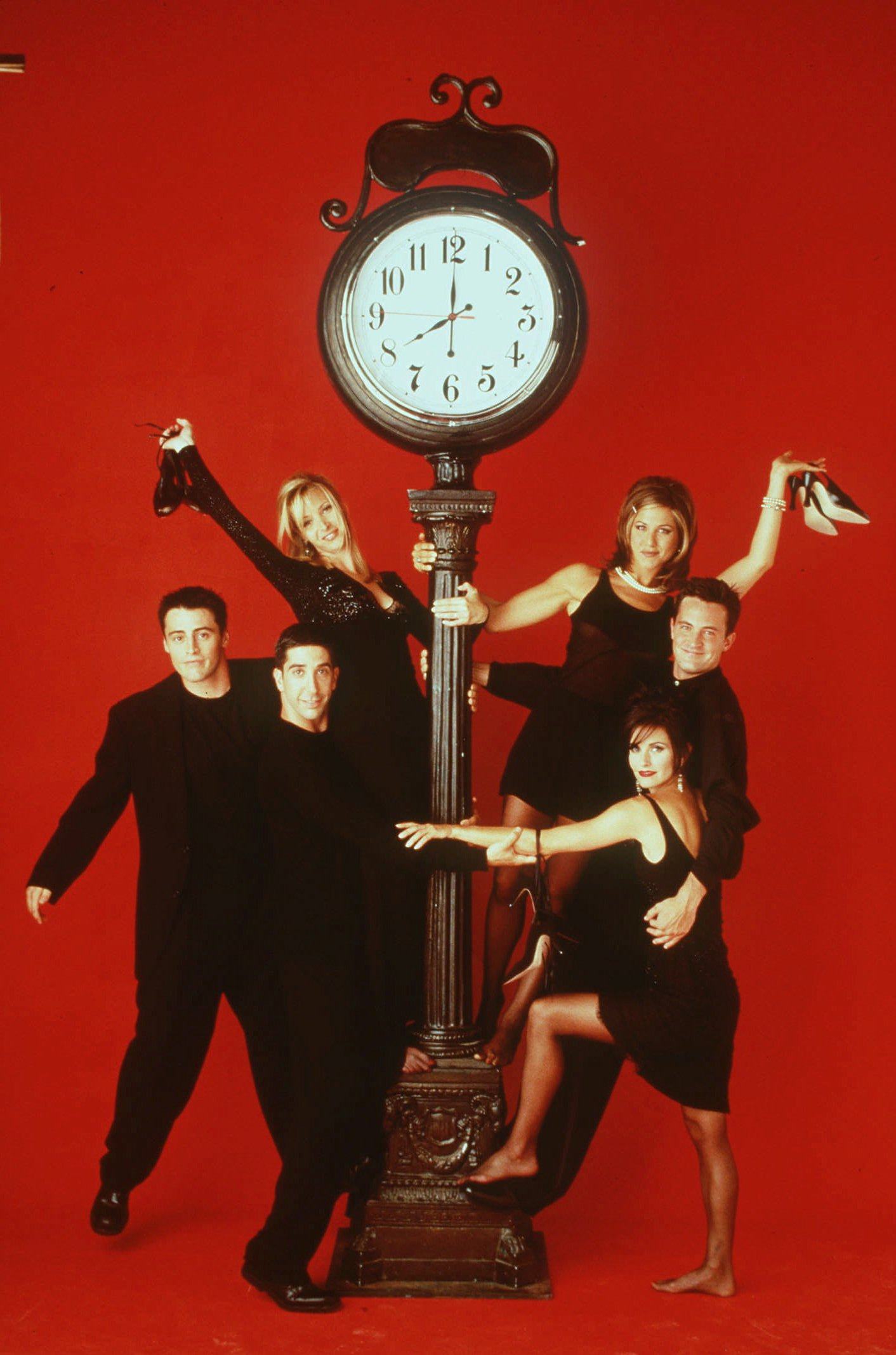 The cast of the NBC show “Friends,” pose in this undated photo. Photo: AP 