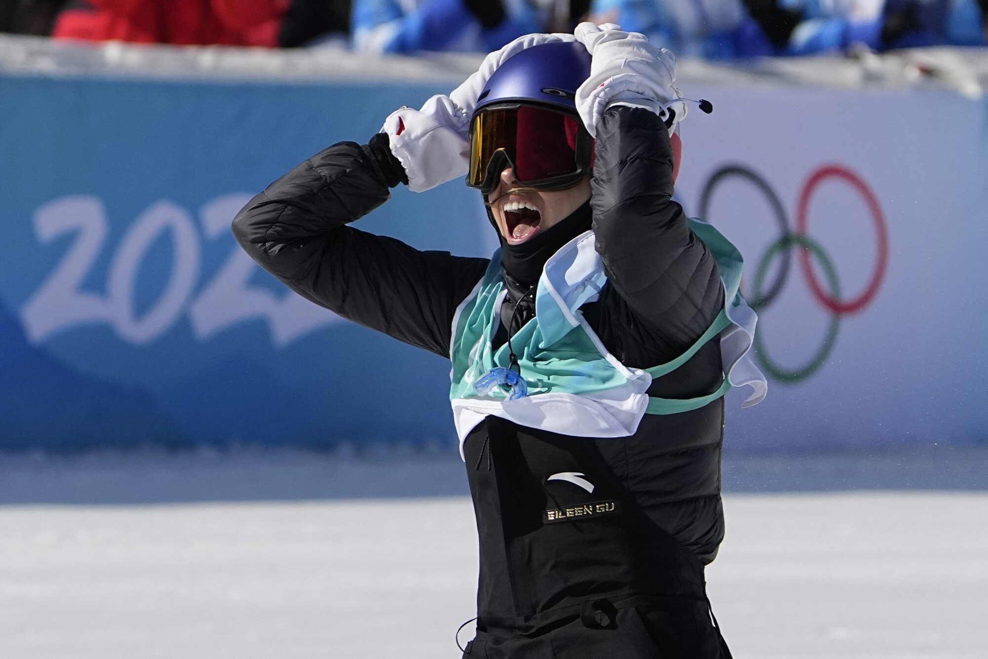 Gold medallist Eileen Gu, of China, reacts after her final run in the women’s freestyle skiing big air finals of the 2022 Winter Olympics, Tuesday, Feb. 8, 2022, in Beijing. Photo: AP