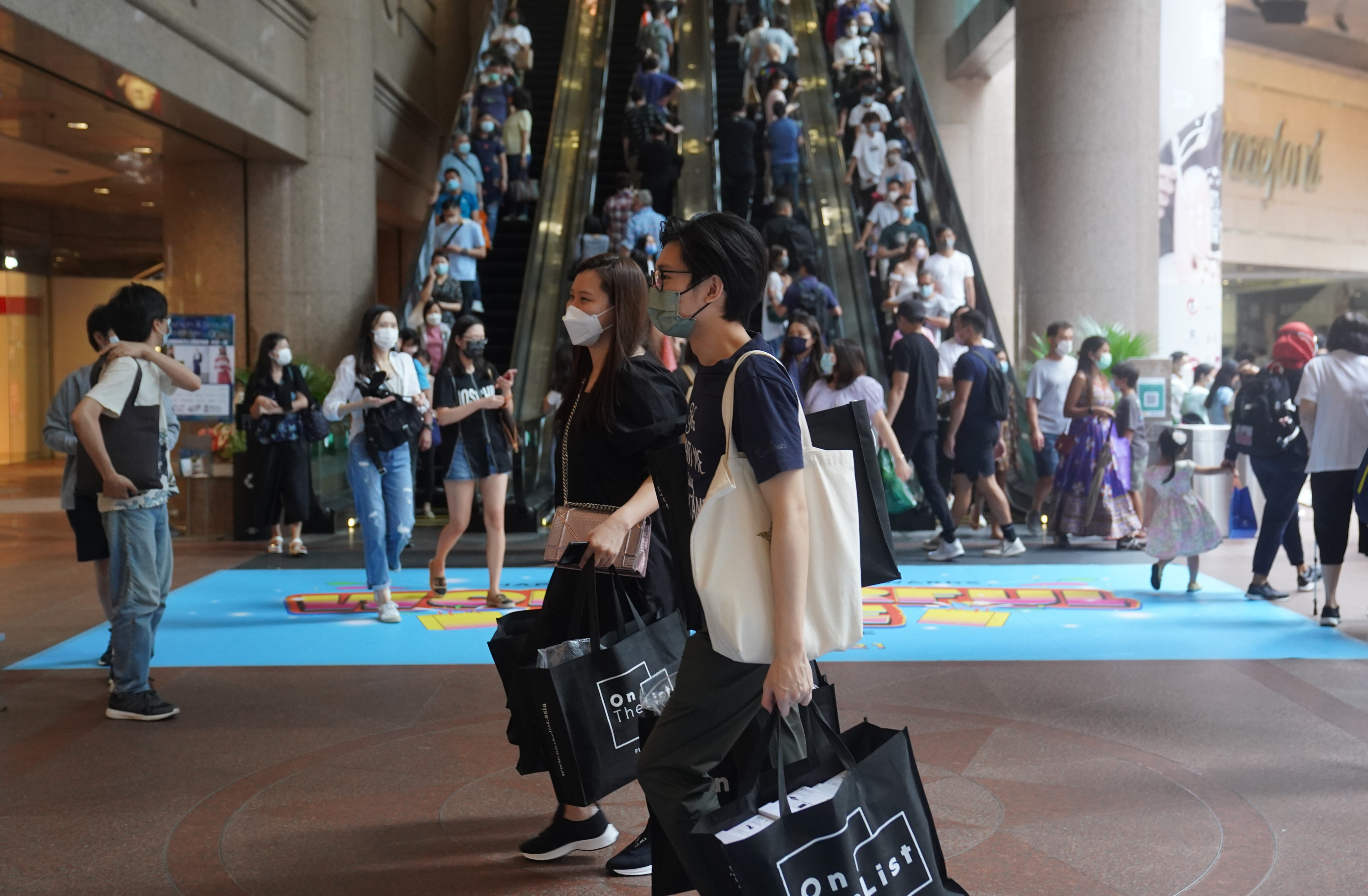 People seen shopping in a busy mall in Causeway Bay, Hong Kong, in October last year. Photo: Sam Tsang