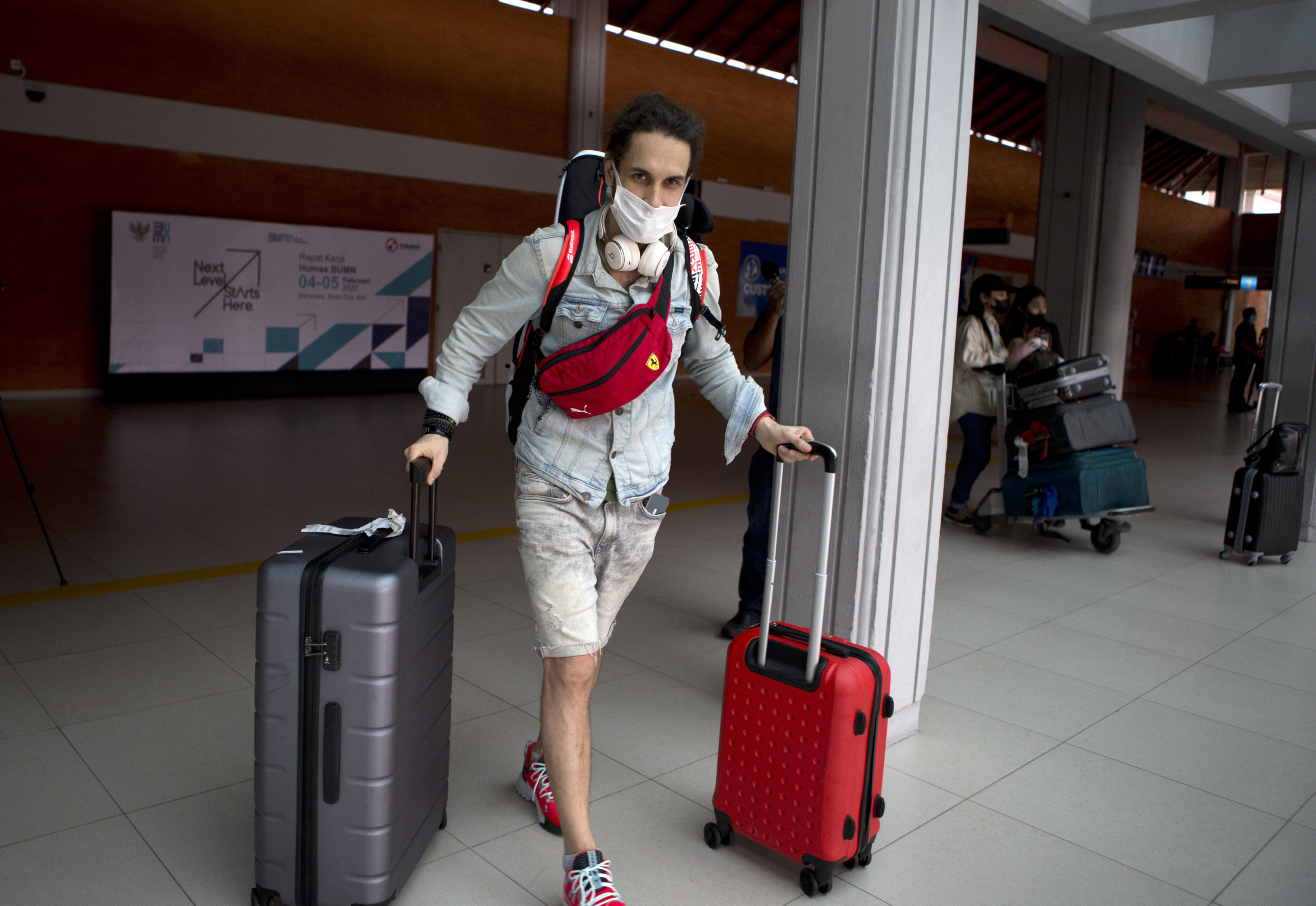 Indonesia is opening the resort island of Bali to foreign travelers from all countries, as international flights resumed for the first time in two years earlier this month — but mandatory quarantines remain in place for all visitors. Photo: AP