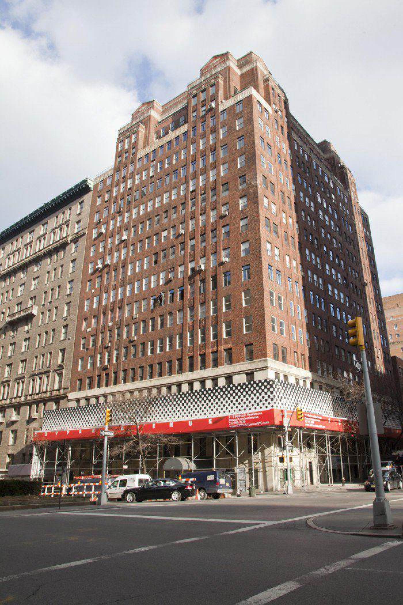 737 Park Avenue in Manhattan, New York, where Strive Masiyiwa rented a flat in 2014. Photo: @yolostercom/Instagram