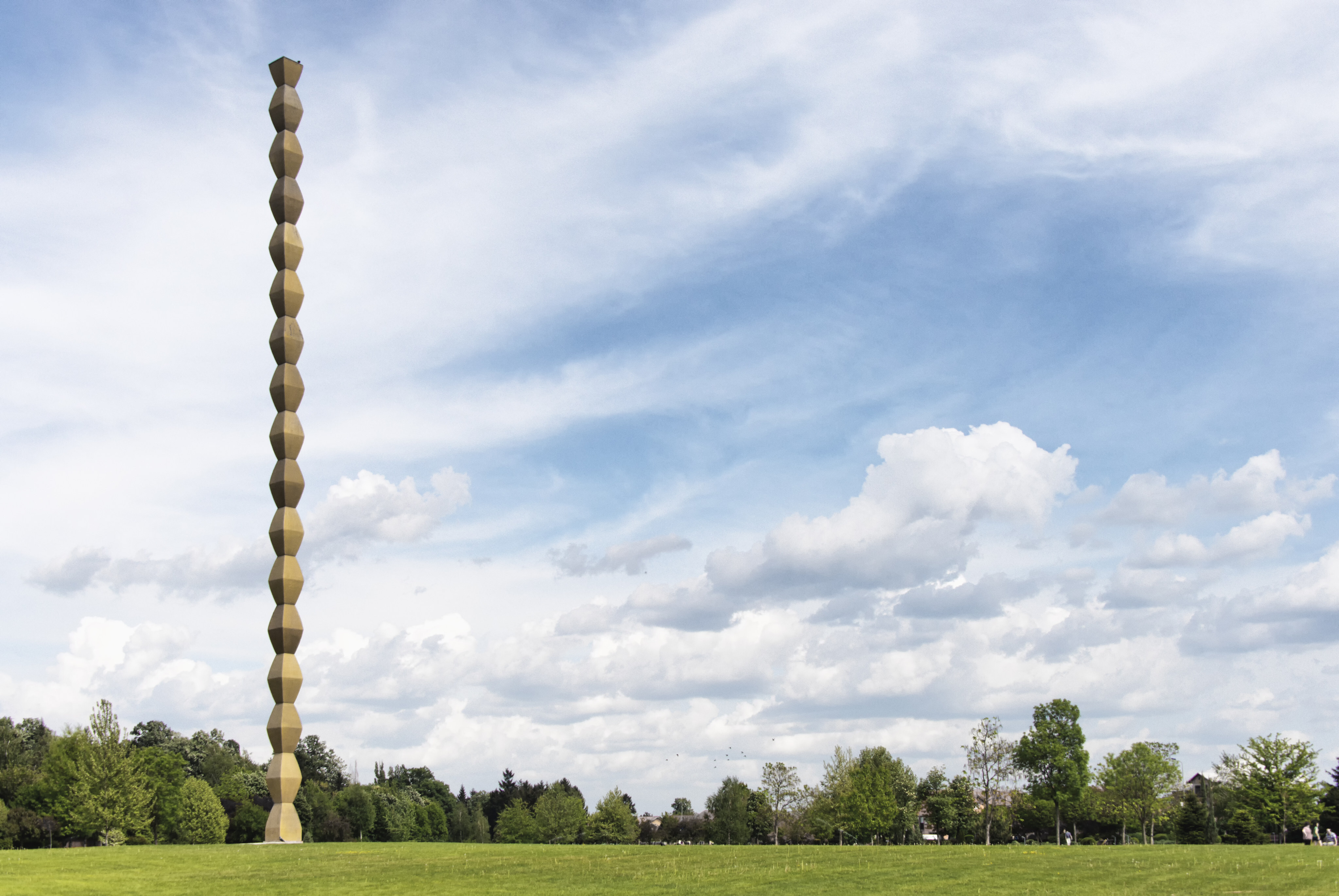 The Endless Column in Târgu Jiu, part of the Sculptural Ensemble of Constantin Brâncuși at Târgu Jiu that includes The Table of Silence and The Gate of the Kiss. Photo: Getty Images