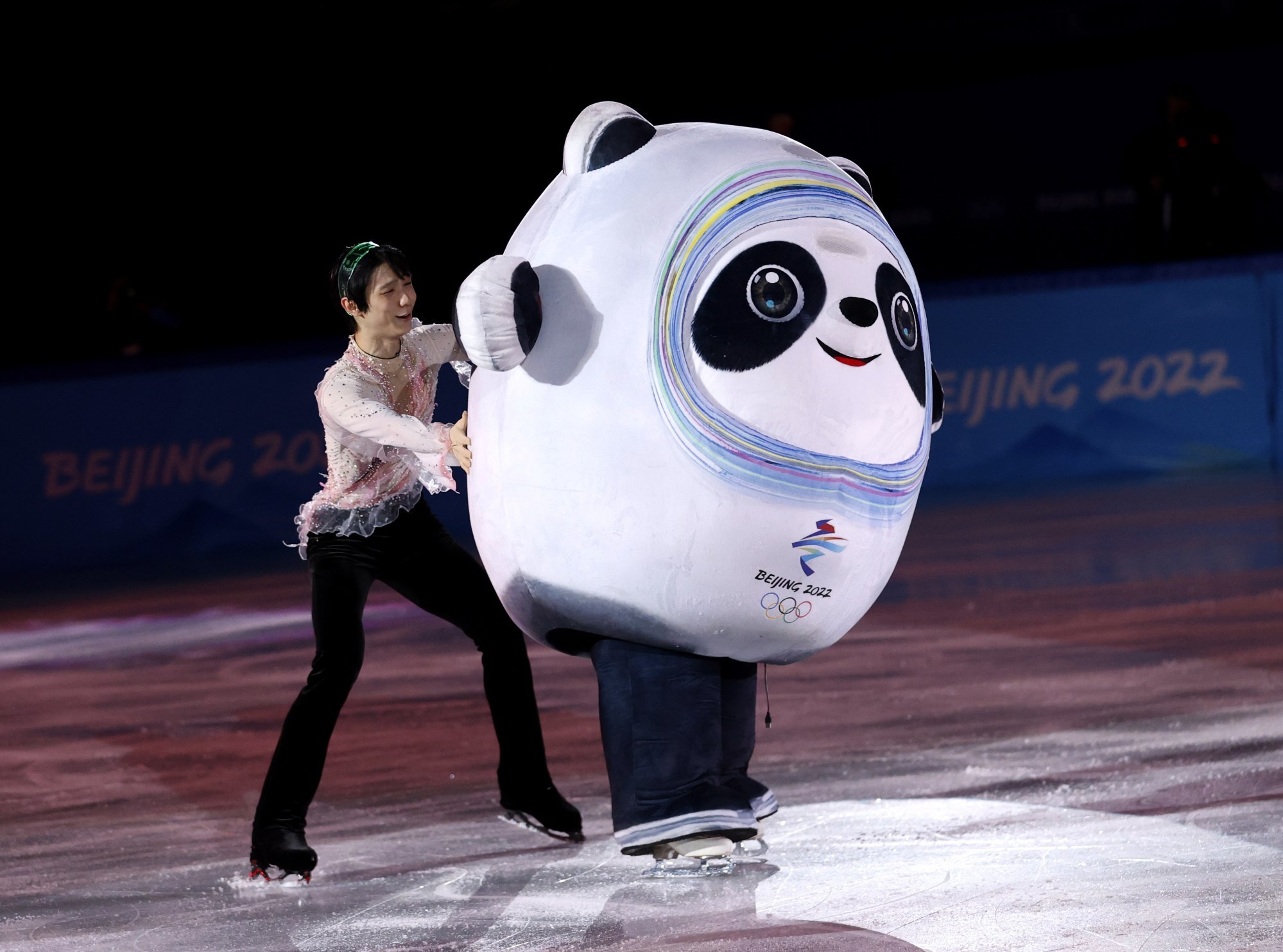 Winter Olympics Japan’s ‘Ice Prince’ Yuzuru Hanyu thrills fans as