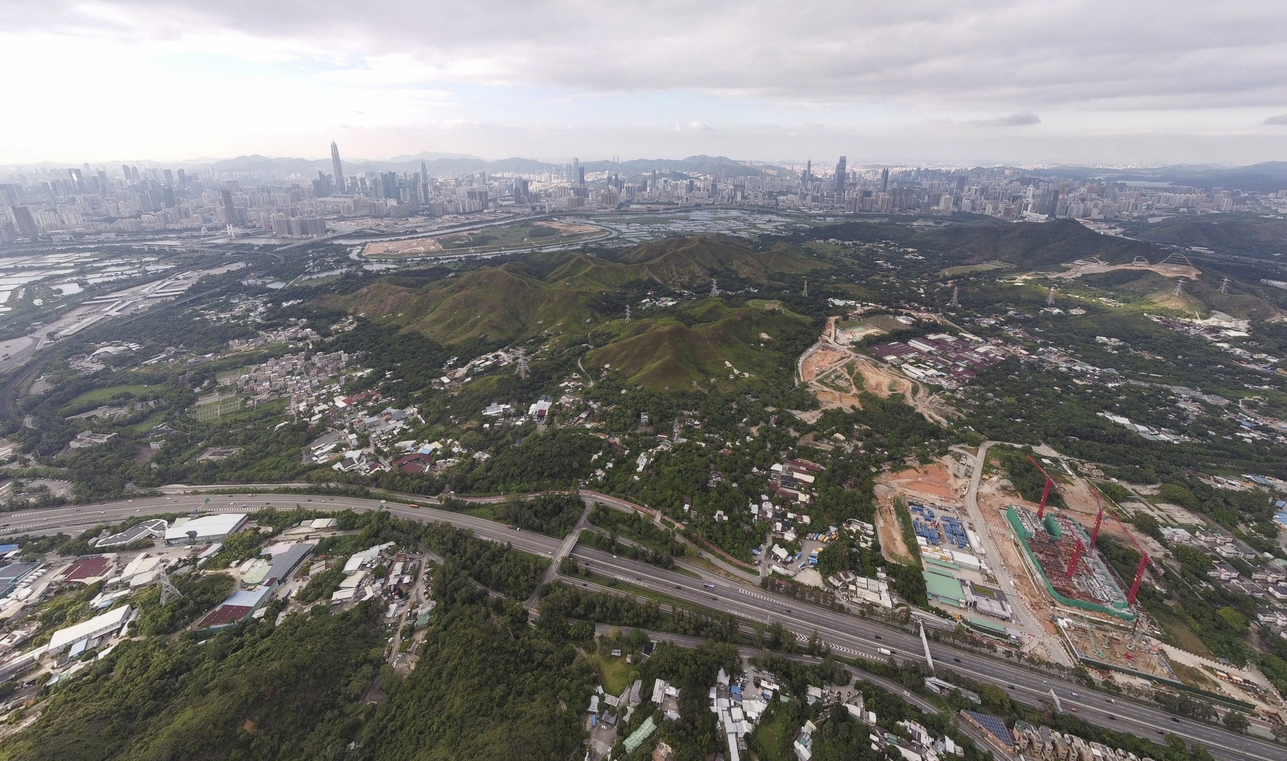 A general view of the northern area of the New Territories from Kwun Tung. Carrie Lam’s policy address proposed  to turn the northern New Territories into an engine of growth and home to 2.5 million people. Photo: Martin Chan