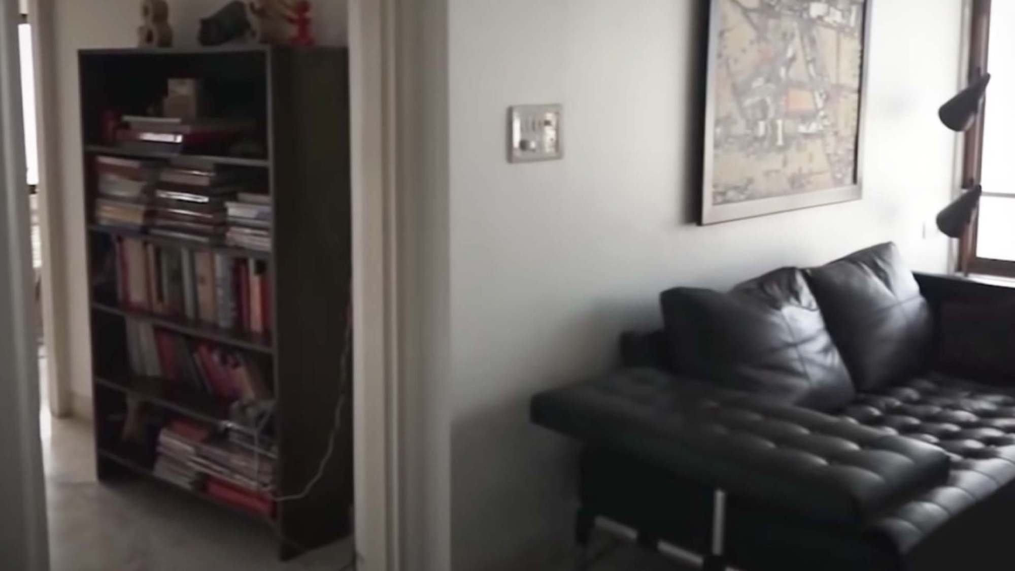 A photo of the lounge in Shah Rukh Khan’s first flat. Photo: Simi Garewal/YouTube