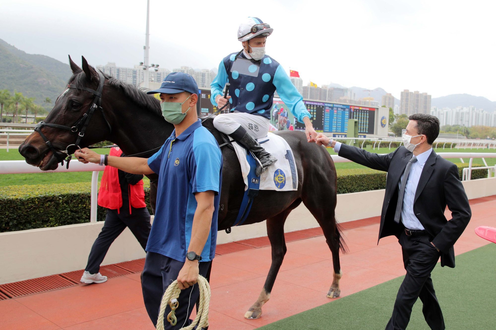 Jockey Blake Shinn and trainer Douglas Whyte enjoy Will Power’s victory on Sunday.