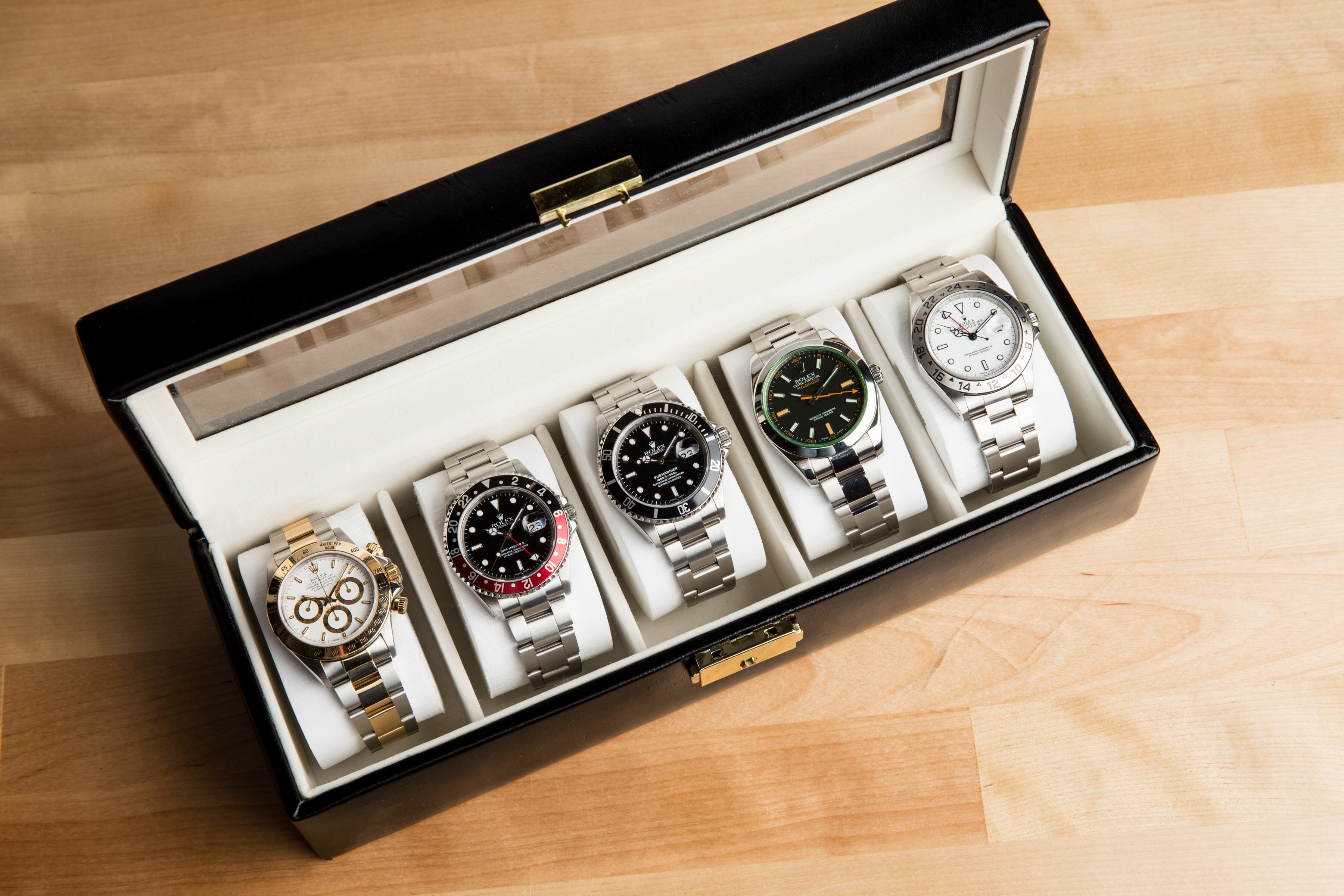 Часы маркет интернет магазин часов. Rolex watch Box. Rolex Unboxing. Часы Маркет модель. Rolex watch hands.