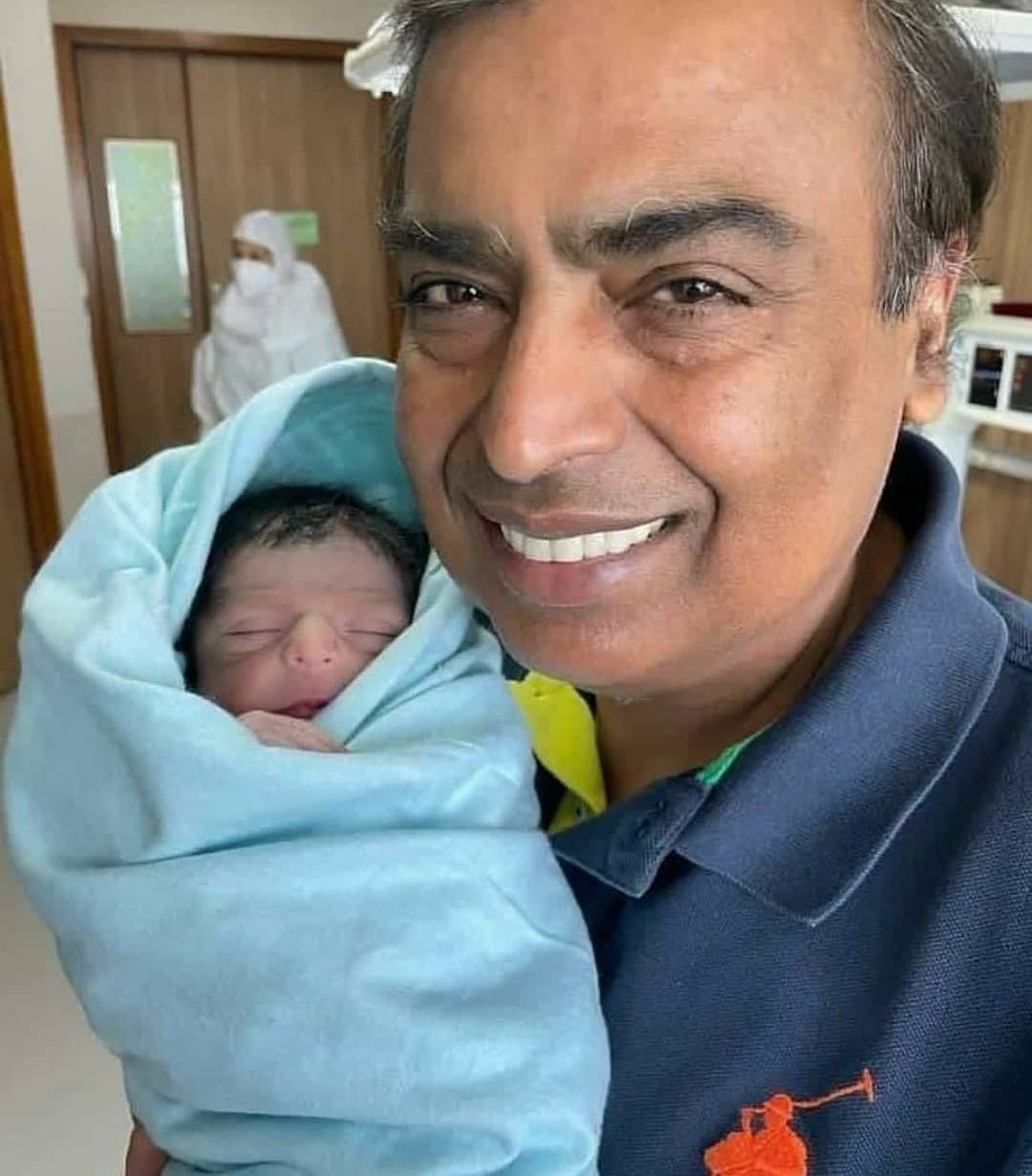 Baby Prince, Prithvi Ambani looks too adorable for words 😍 #princeprithvi  #prithviambani #akashambani #shlokamehta #shlokaambani #bol