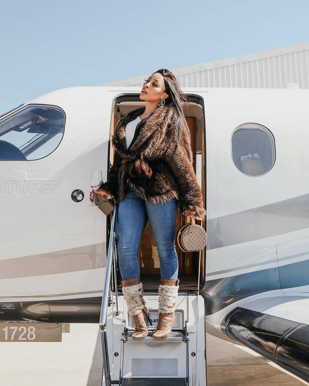 Young, Famous and African star Khanyi Mbau is one of South Africa’s most controversial celebrities. Photo: @mbaureloaded/Instagram