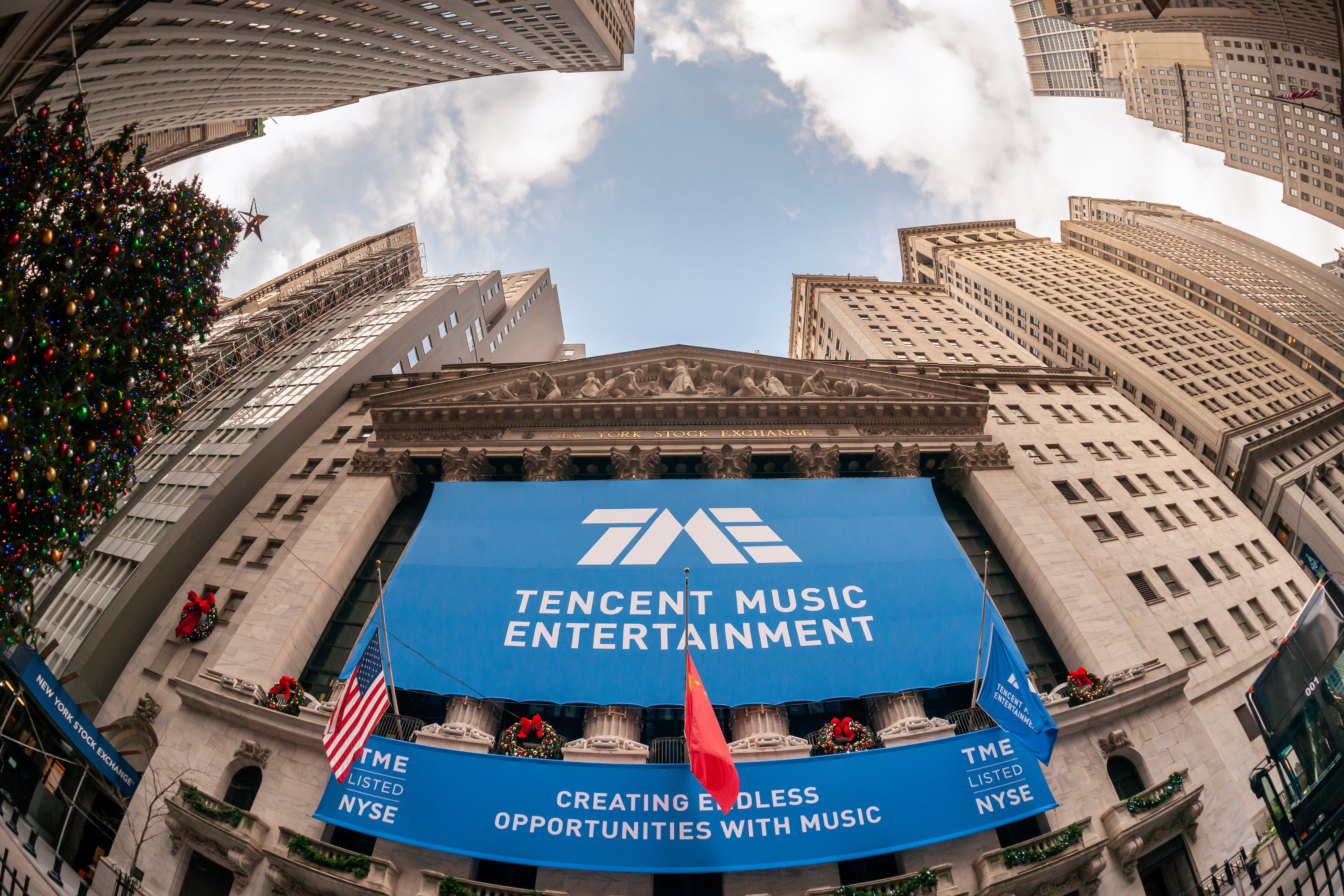 The New York Stock Exchange decorated for the trading debut of Tencent Music Entertainment on December 18, 2018. Photo: Shutterstock.