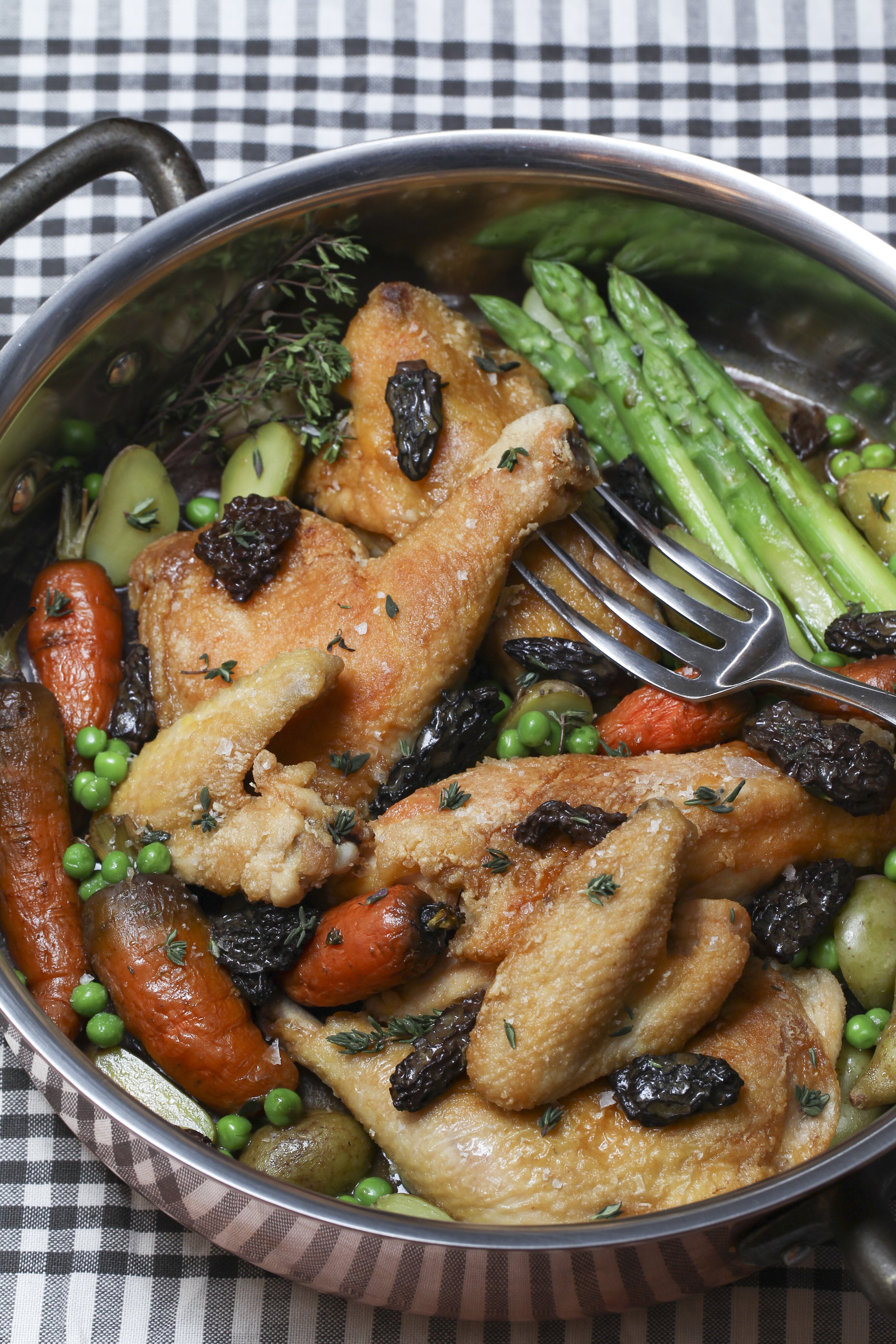 How to make chicken with morels, petits pois and spring vegetables: a fresh one-pot dish that’s ideal for the spring. Photo: Jonathan Wong