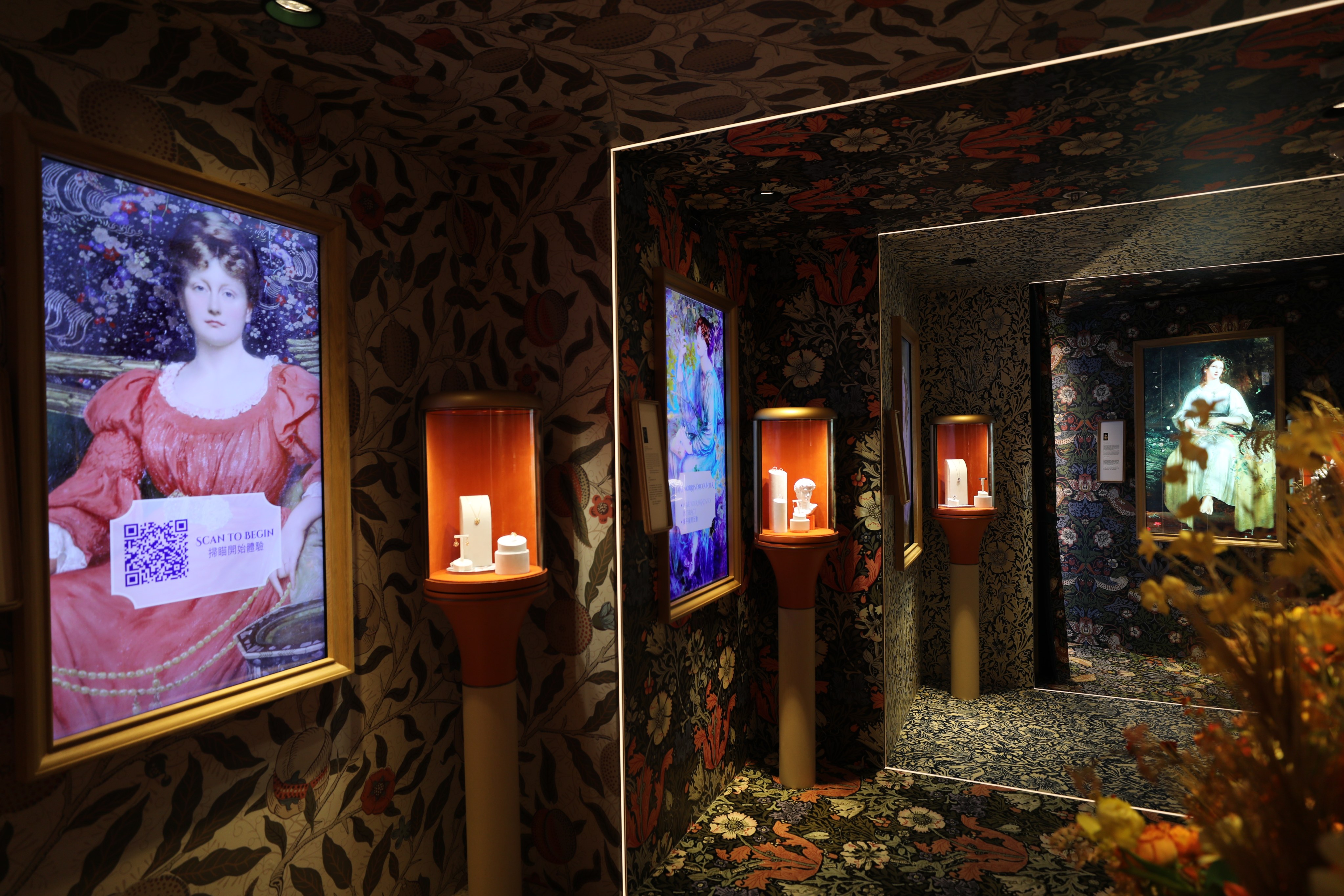 Chow Chow Sang’s flagship jewellery store at K11 Musea in Tsim Sha Tsui features interactive screens. Photo: Xiaomei Chen
