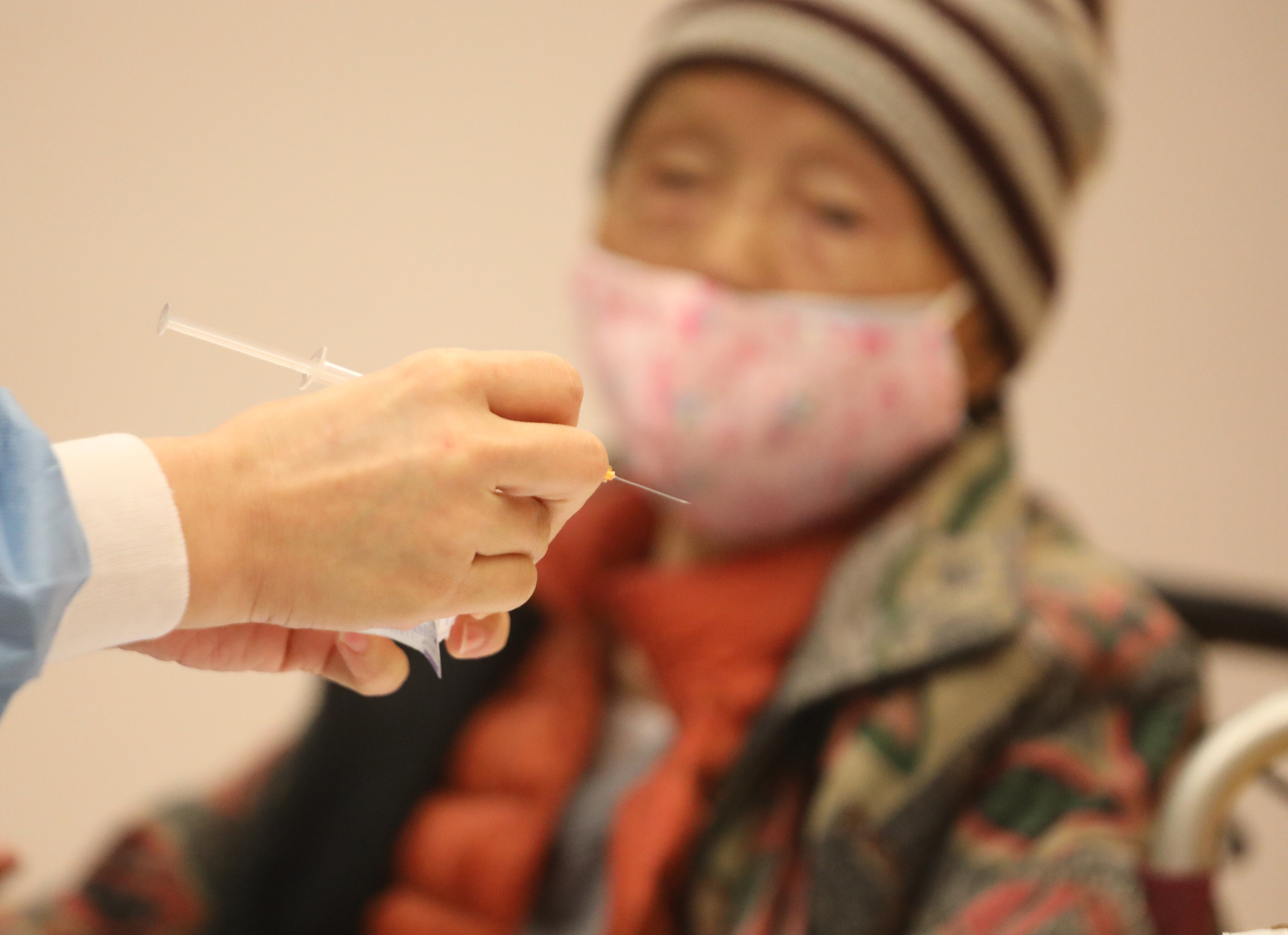 Most deaths amid Hong Kong’s fifth wave involve the elderly, who have the lowest vaccination rate among the population. Photo: Jelly Tse