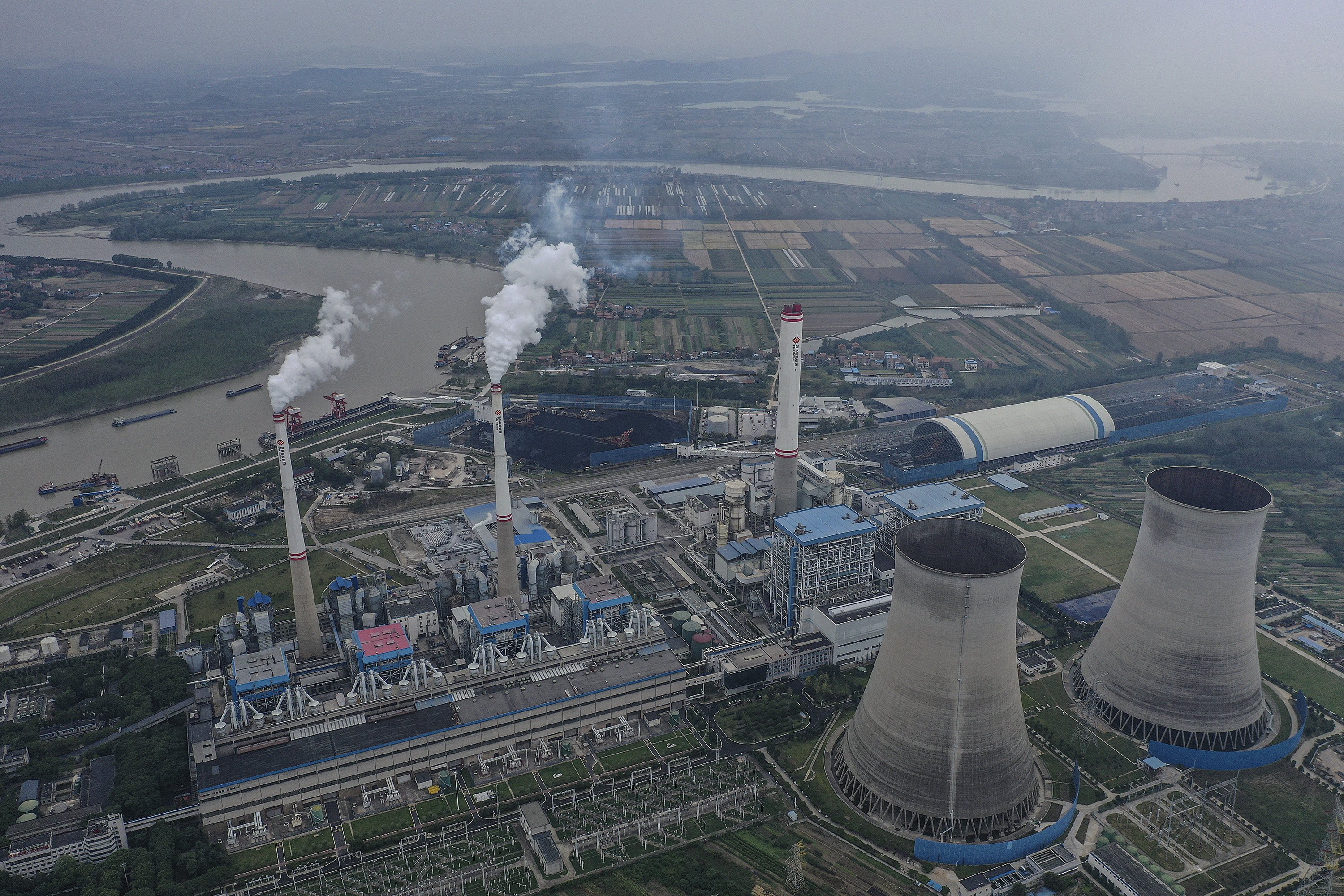 An aerial view of a coal-fired power plant in Hanchuan, Hubei province, on October 13, 2021. Photo: Getty Images