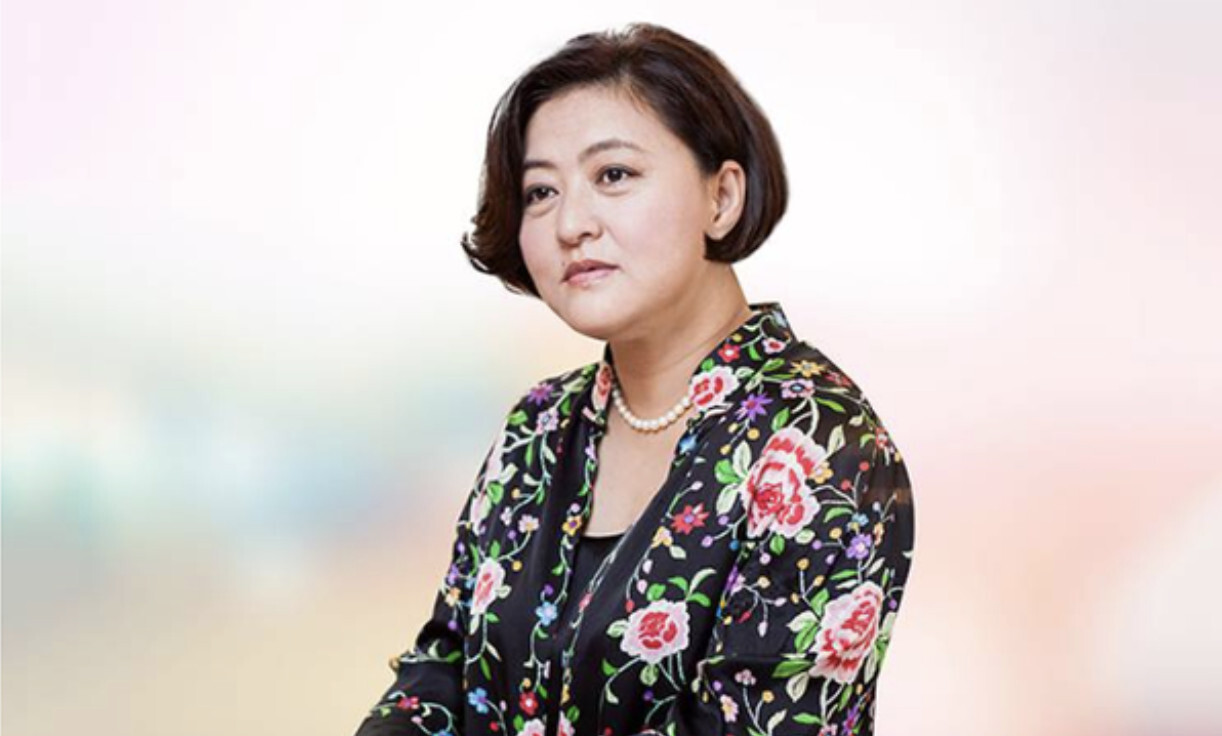 Under Shanghai’s lockdown, even billionaires like China’s ‘venture capital queen’ Xu Xin are reportedly resorting to neighbourhood trading groups to source basic staples like bread. Photo: Handout