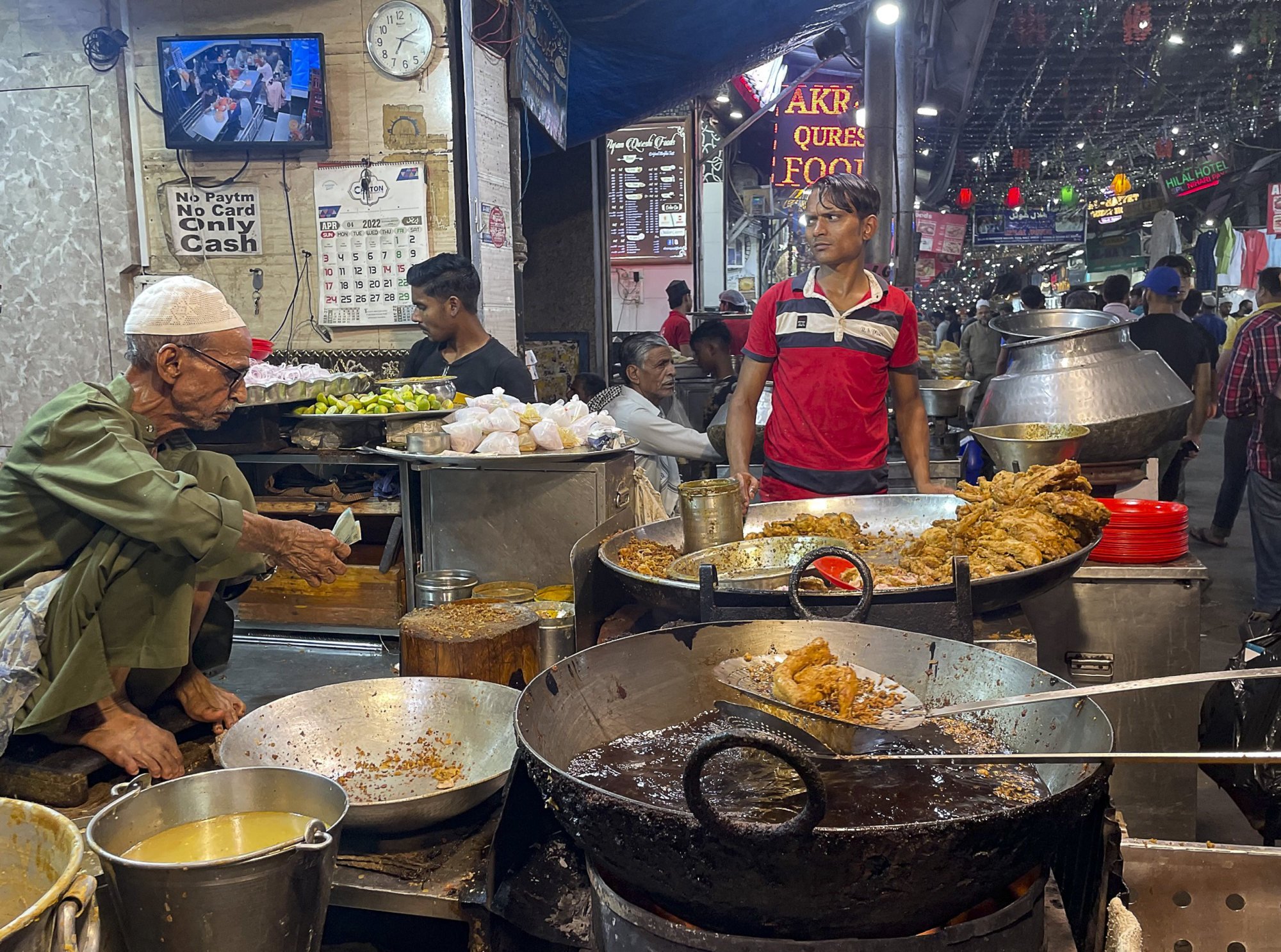 A food stall outside the mosque. Photo: Rakesh Kumar