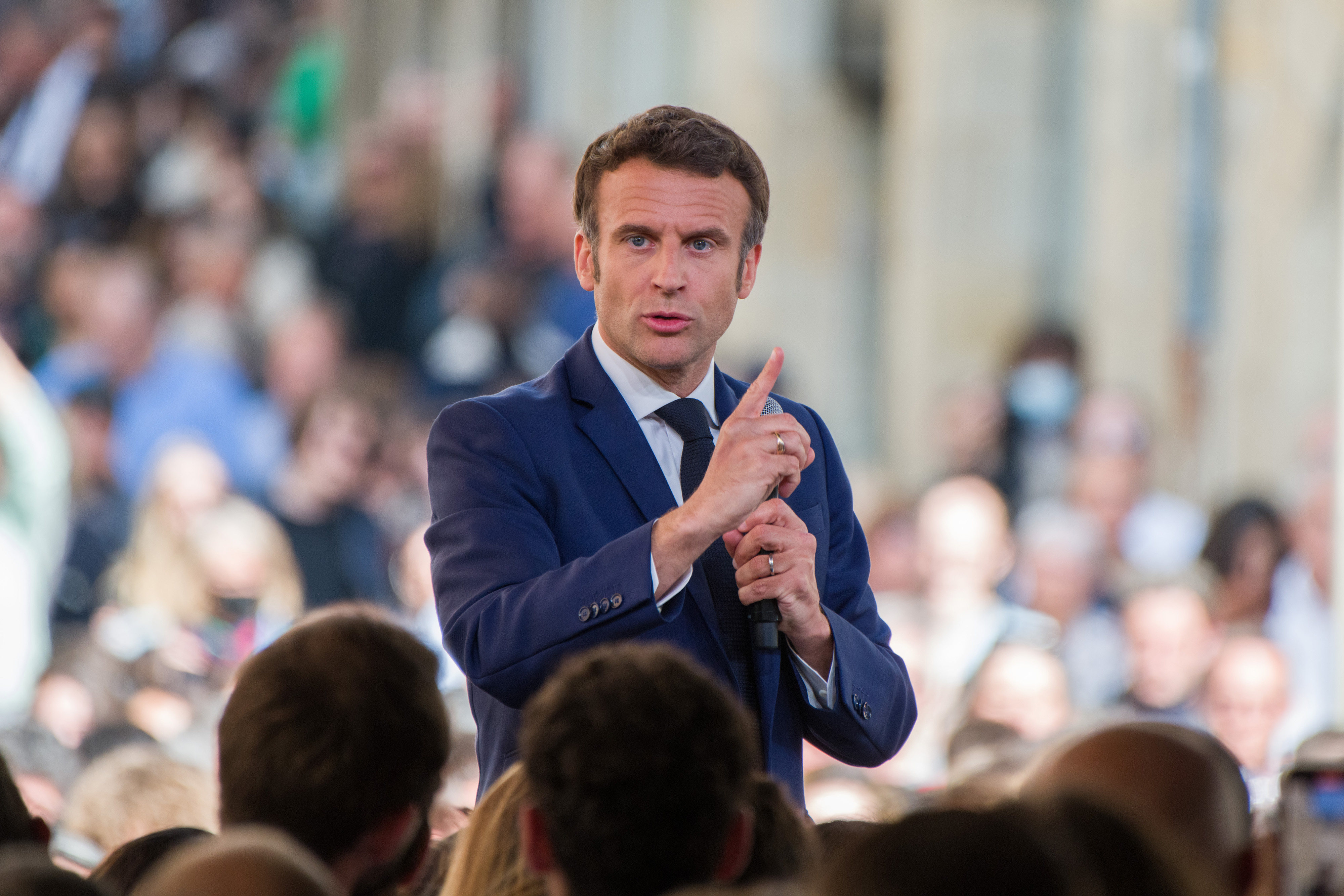 French President Emmanuel Macron speaks to supporters during his final campaign speech in Figeac, France on Friday. Photo: Bloomberg