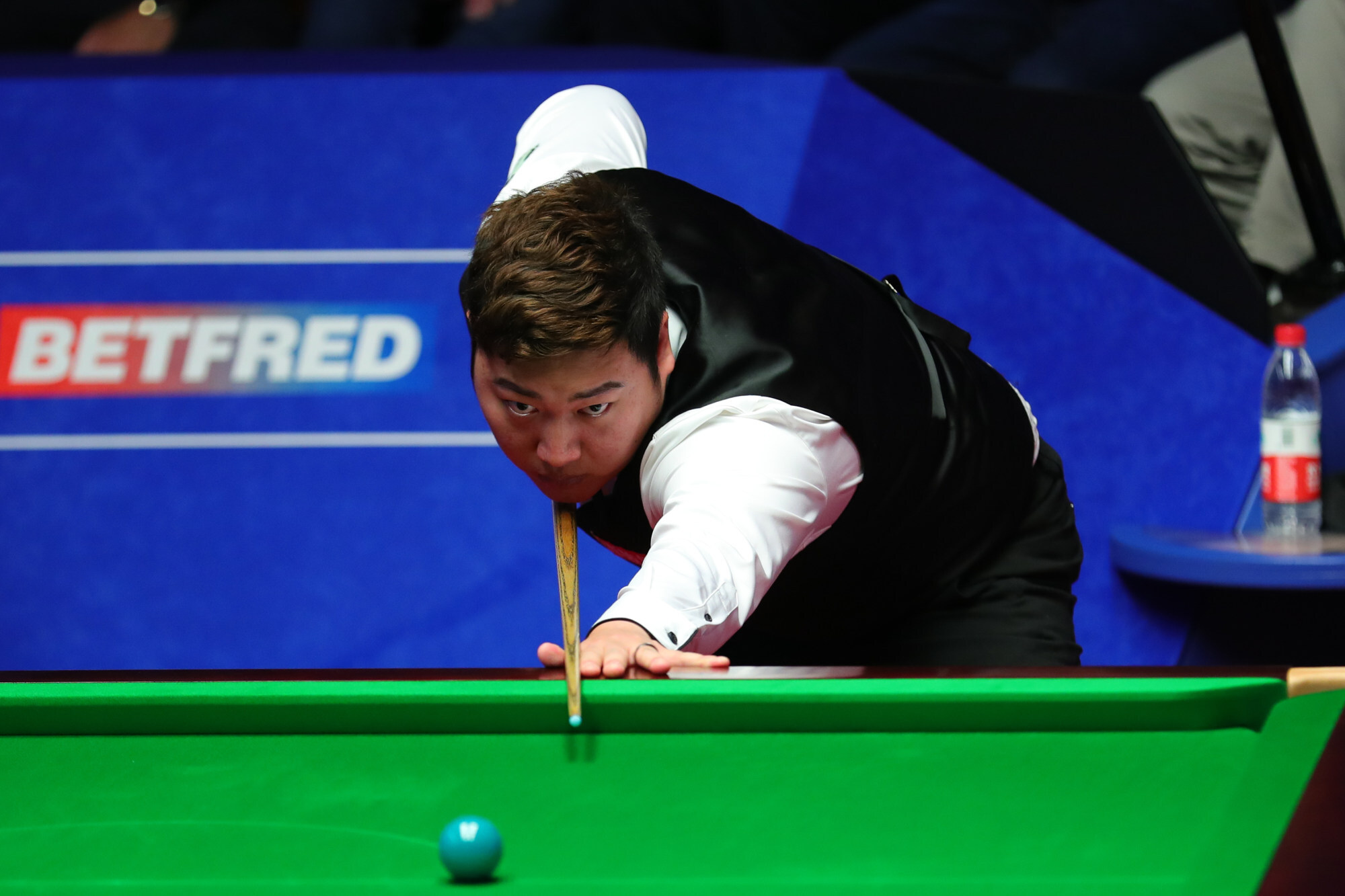 World Championship 2022 Yan Bingtao playing catch-up against Mark Williams as Class of 92 set pace South China Morning Post