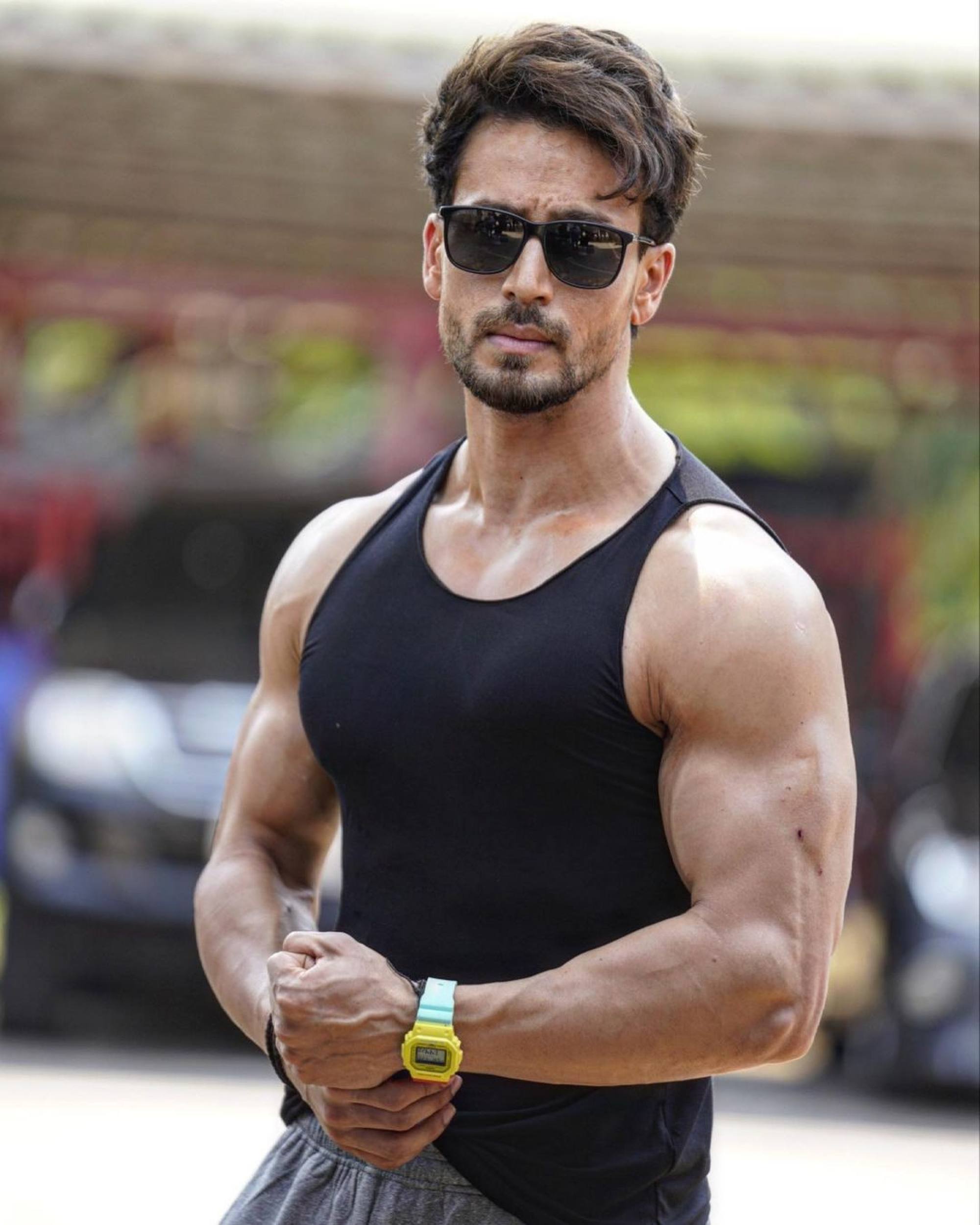 g shock tiger shroff