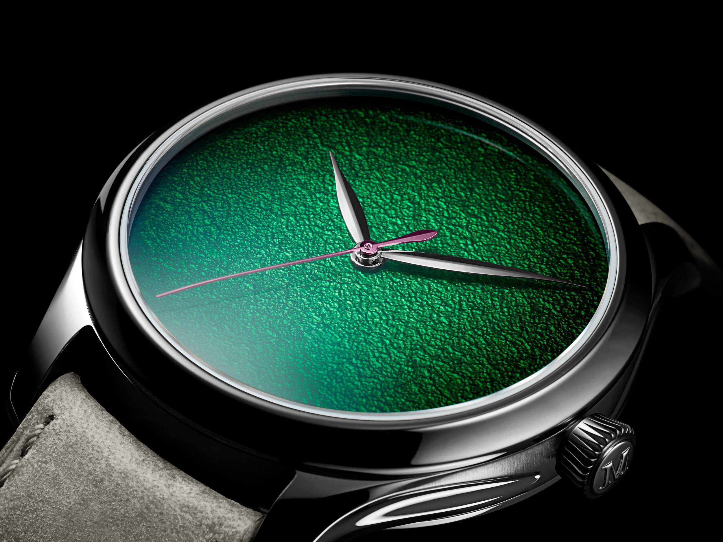 With Endeavour Centre Seconds Concept Lime Green, whose green dial fades to black on the perimeter, H. Moser & Cie have reinvented fumé with a much more complicated technique. Photo: H. Moser & Cie 