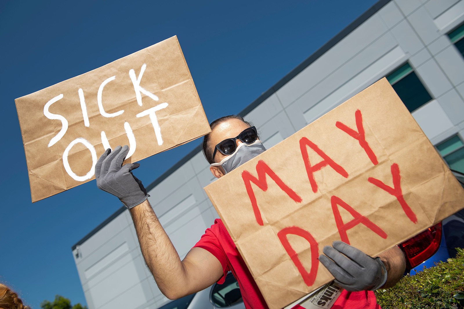 US employees of Amazon, its supermarket subsidiary Whole Foods and supermarket delivery services strike on May 1, 2020, in Hawthorne, California, to protest at insufficient workplace protection against Covid-19. Photo: AFP