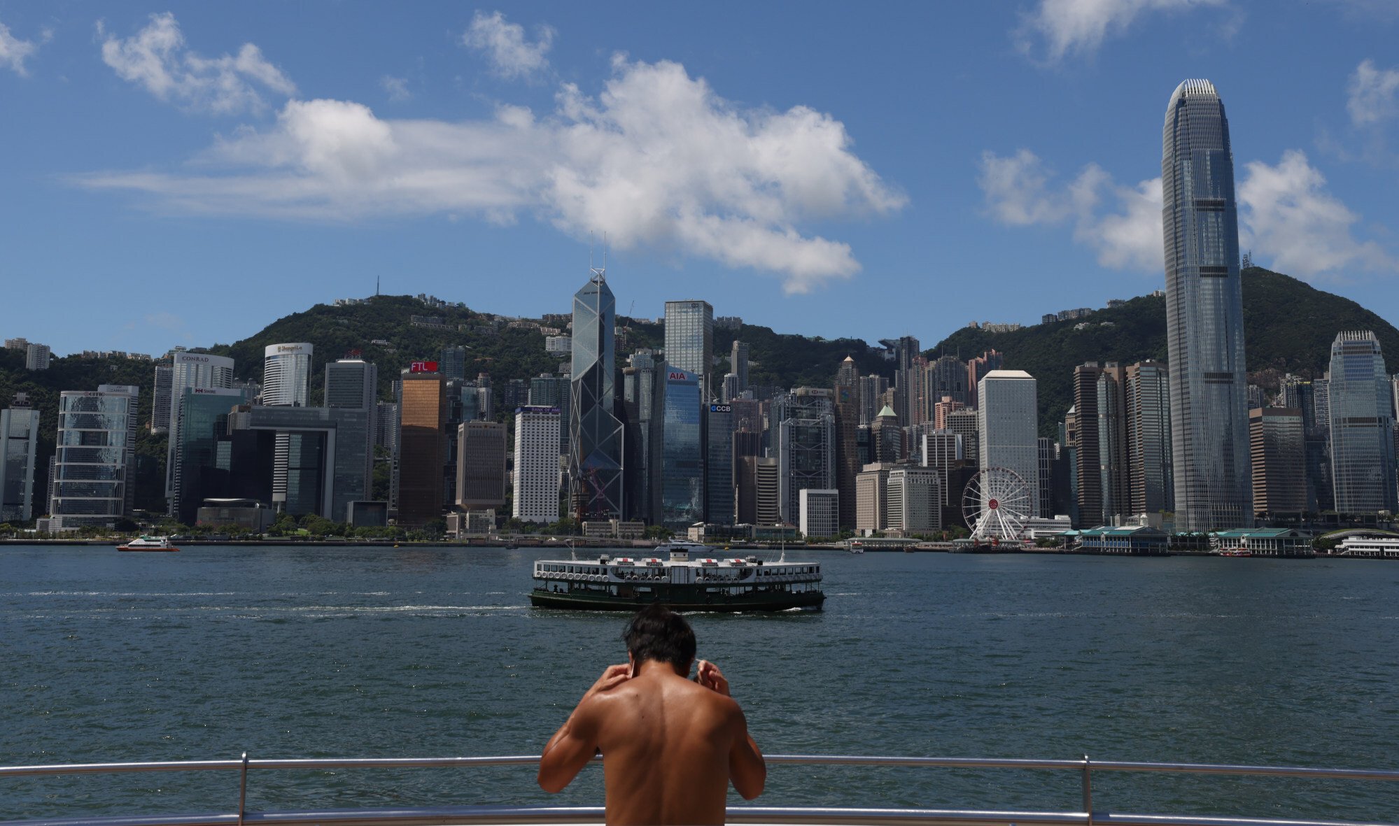 Hong Kong sweats as Observatory issues earliest ‘very hot weather