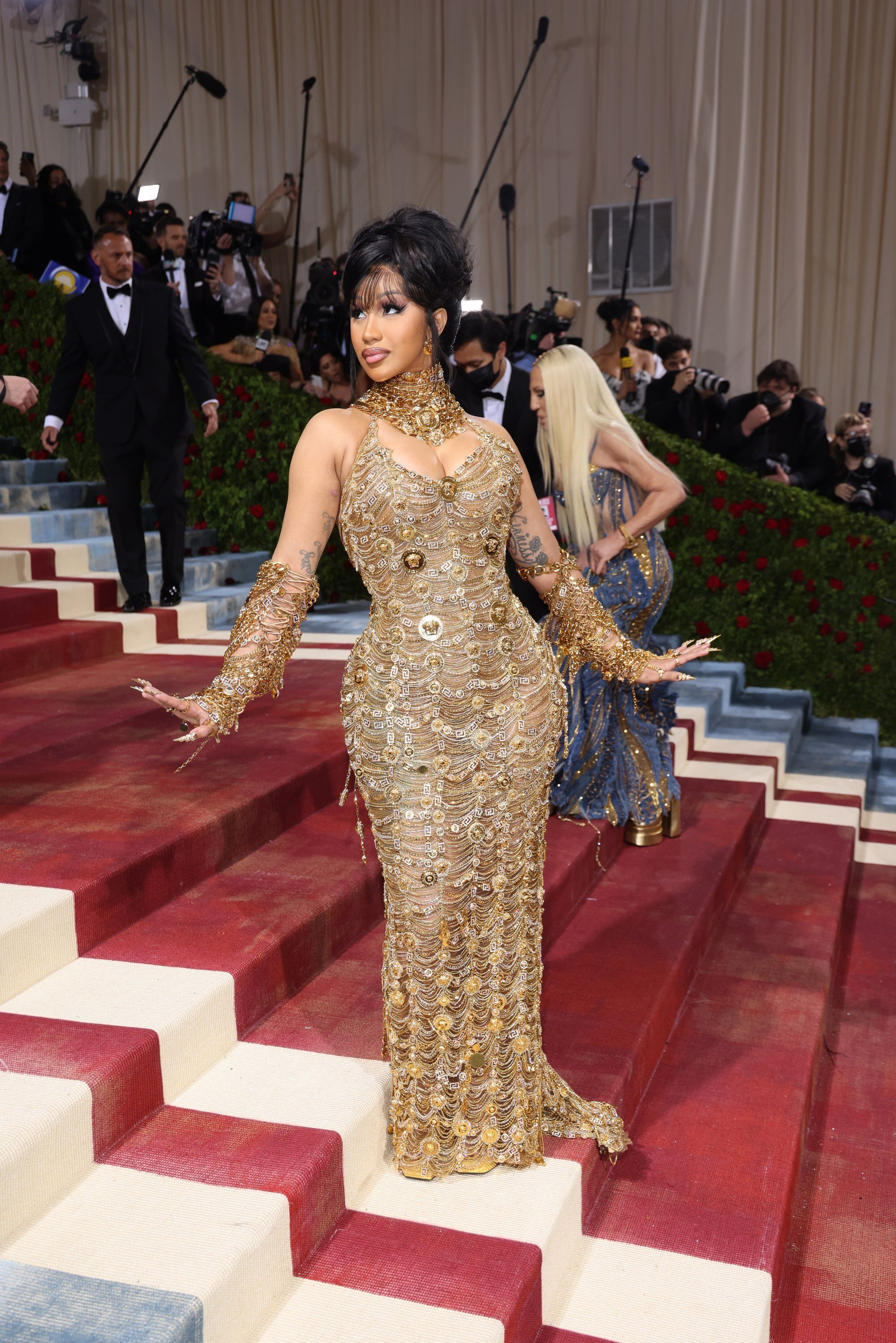Cardi B wore a stunning Atelier Versace dress on the red carpet for the Met Gala. Photo: EPA-EFE