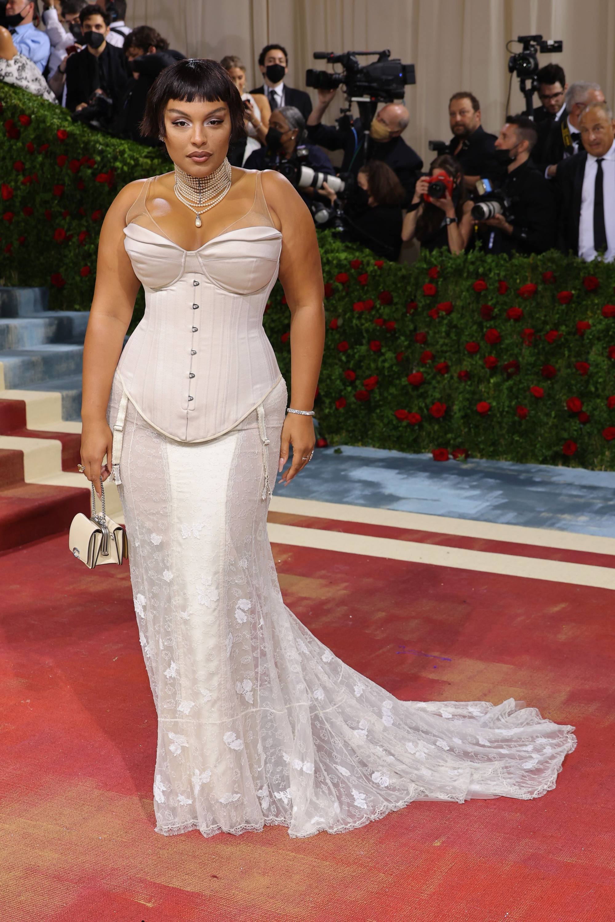 Paloma Elsesser opted for Coach during her red carpet appearance at the Met Gala 2022. Photo: Getty Images/AFP