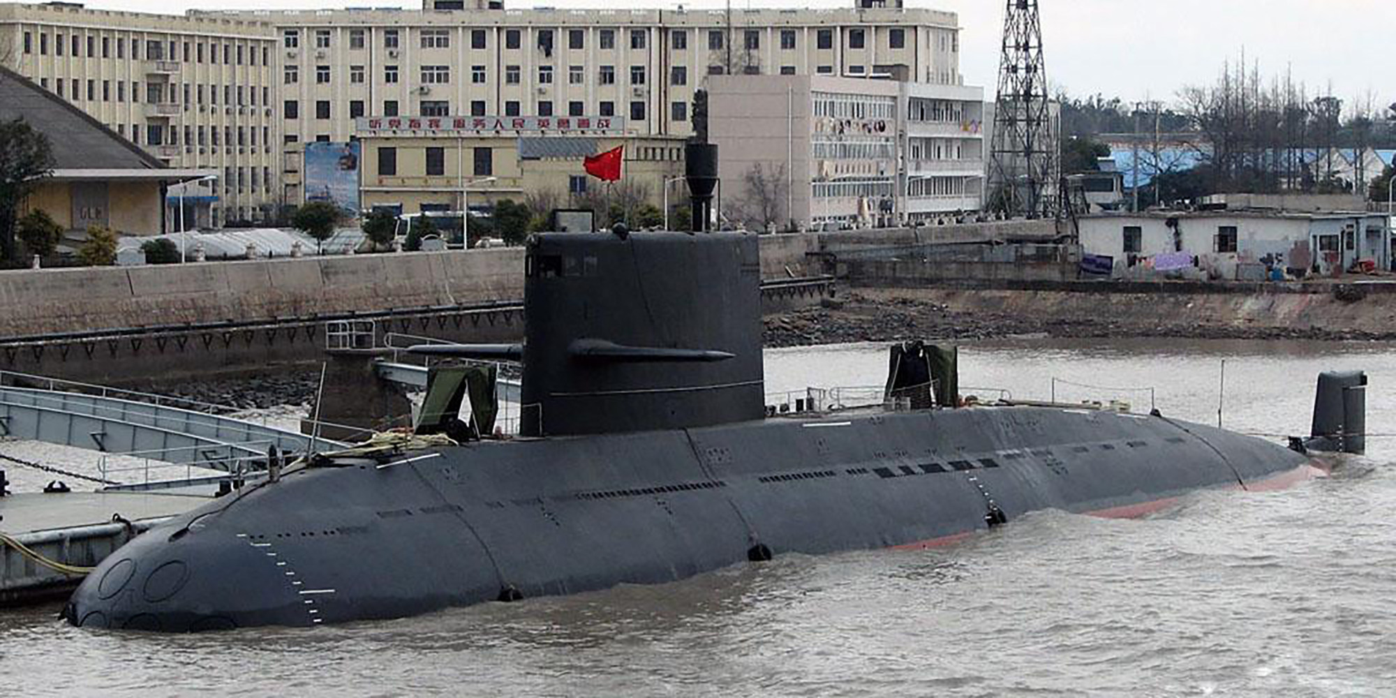 雲海のアトミックサブマリーン Satellite photo shows possible new Chinese nuclear submarine