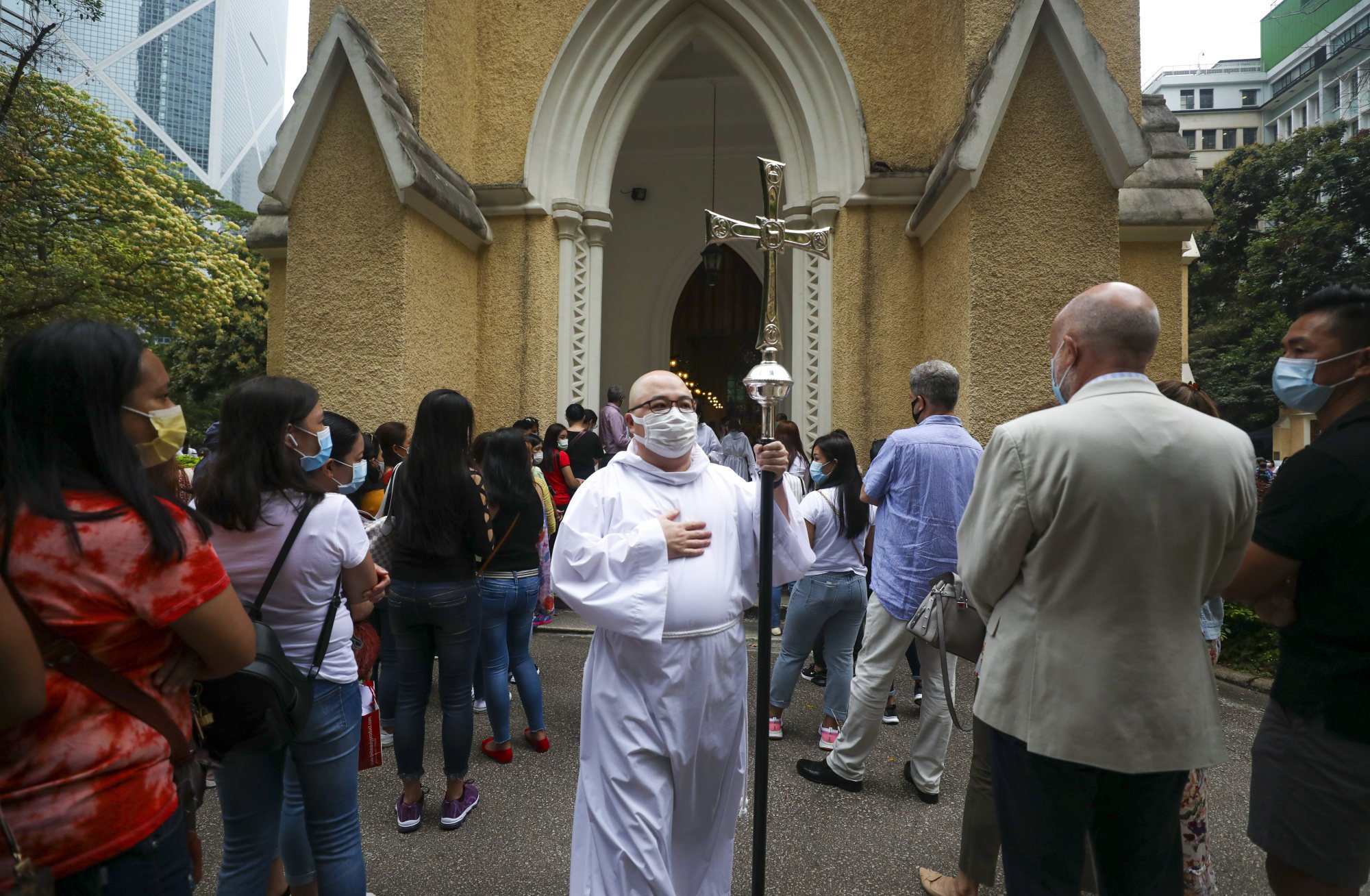 People wait to enter St John’s Cathedral in Central on Easter Sunday in 2021. Photo: Xiaomei Chen